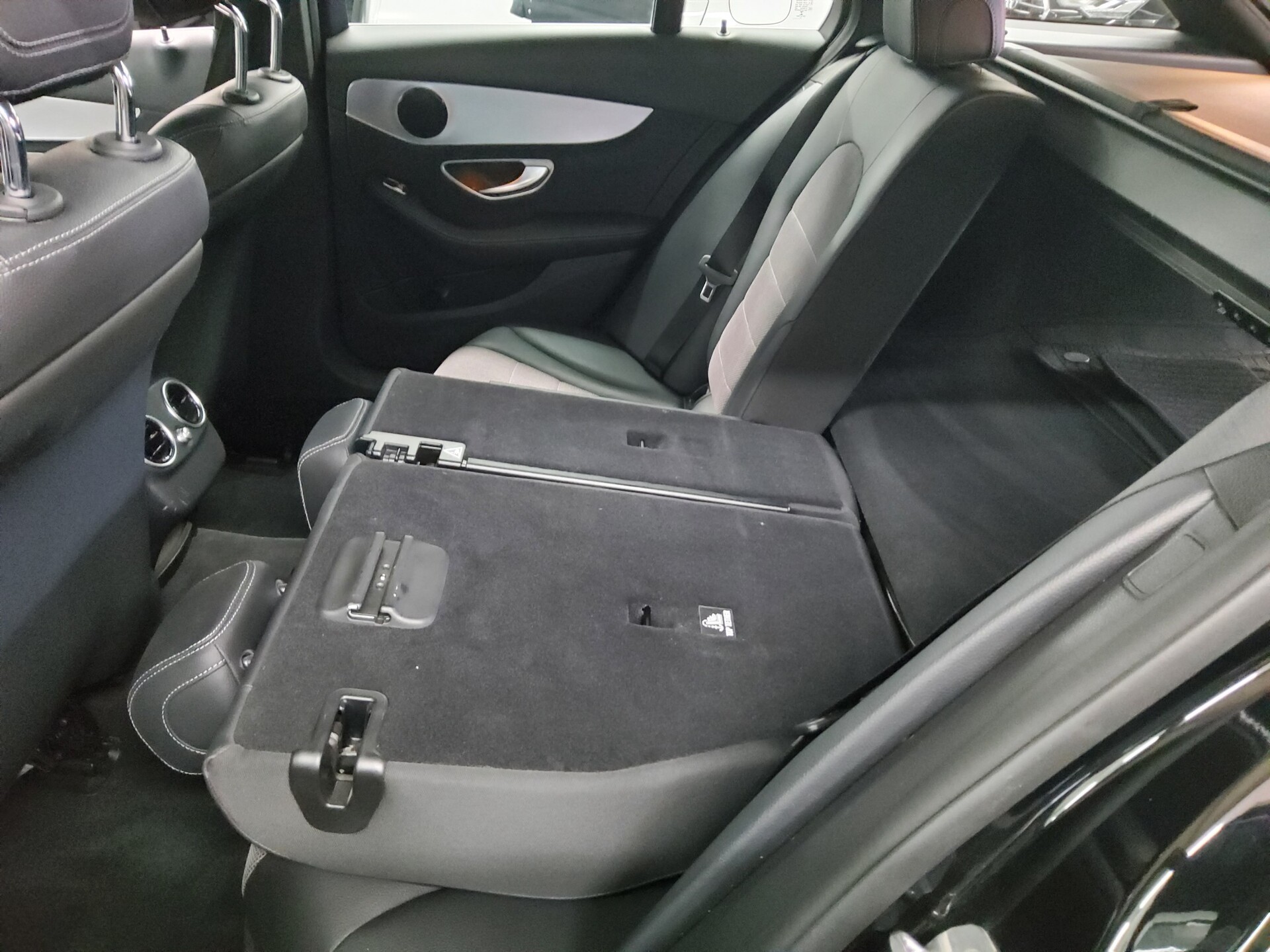 Mercedes-Benz C 220 T d Avantgarde Navi LED Shz PDC RfK 11