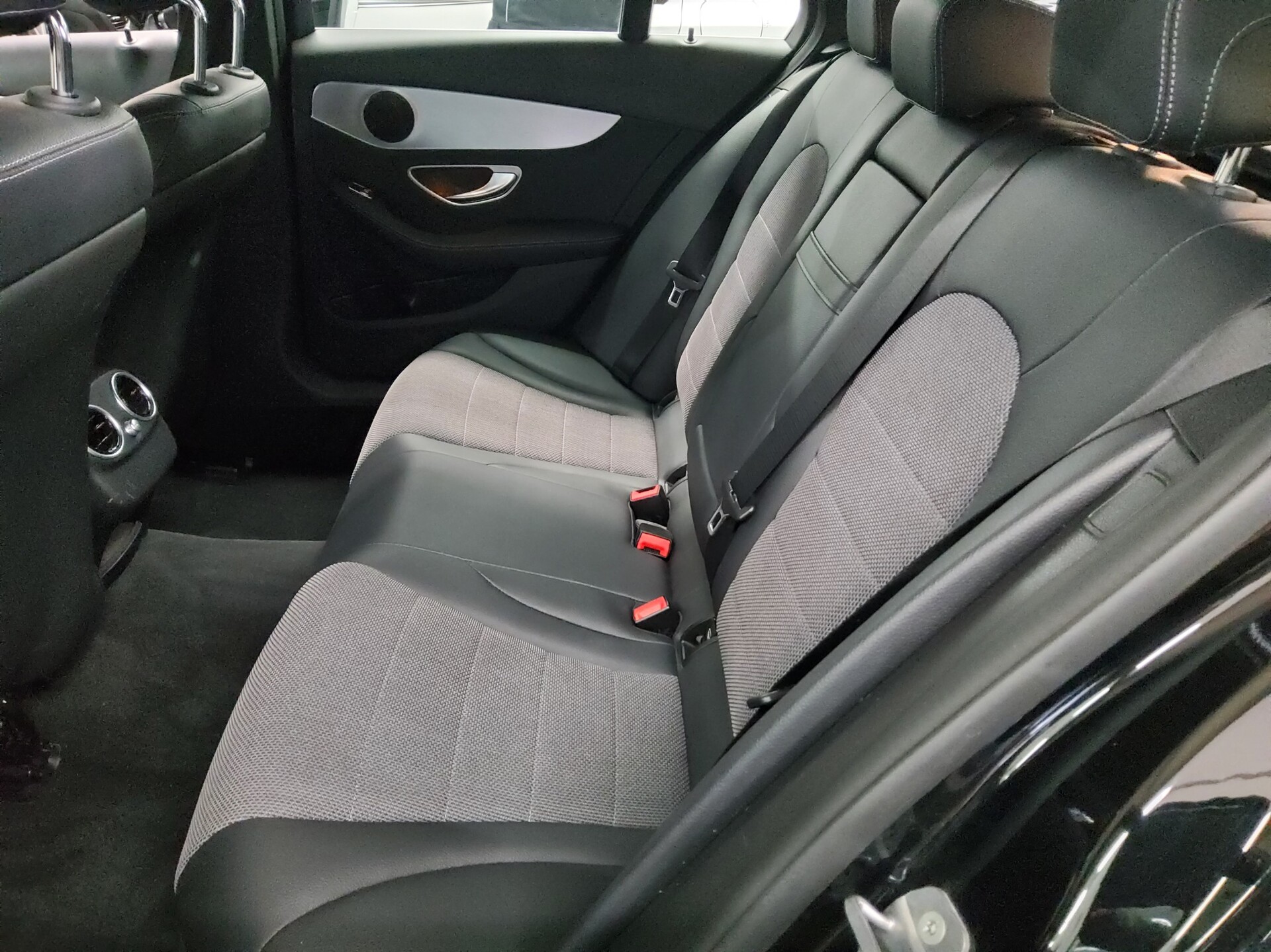 Mercedes-Benz C 220 T d Avantgarde Navi LED Shz PDC RfK 12