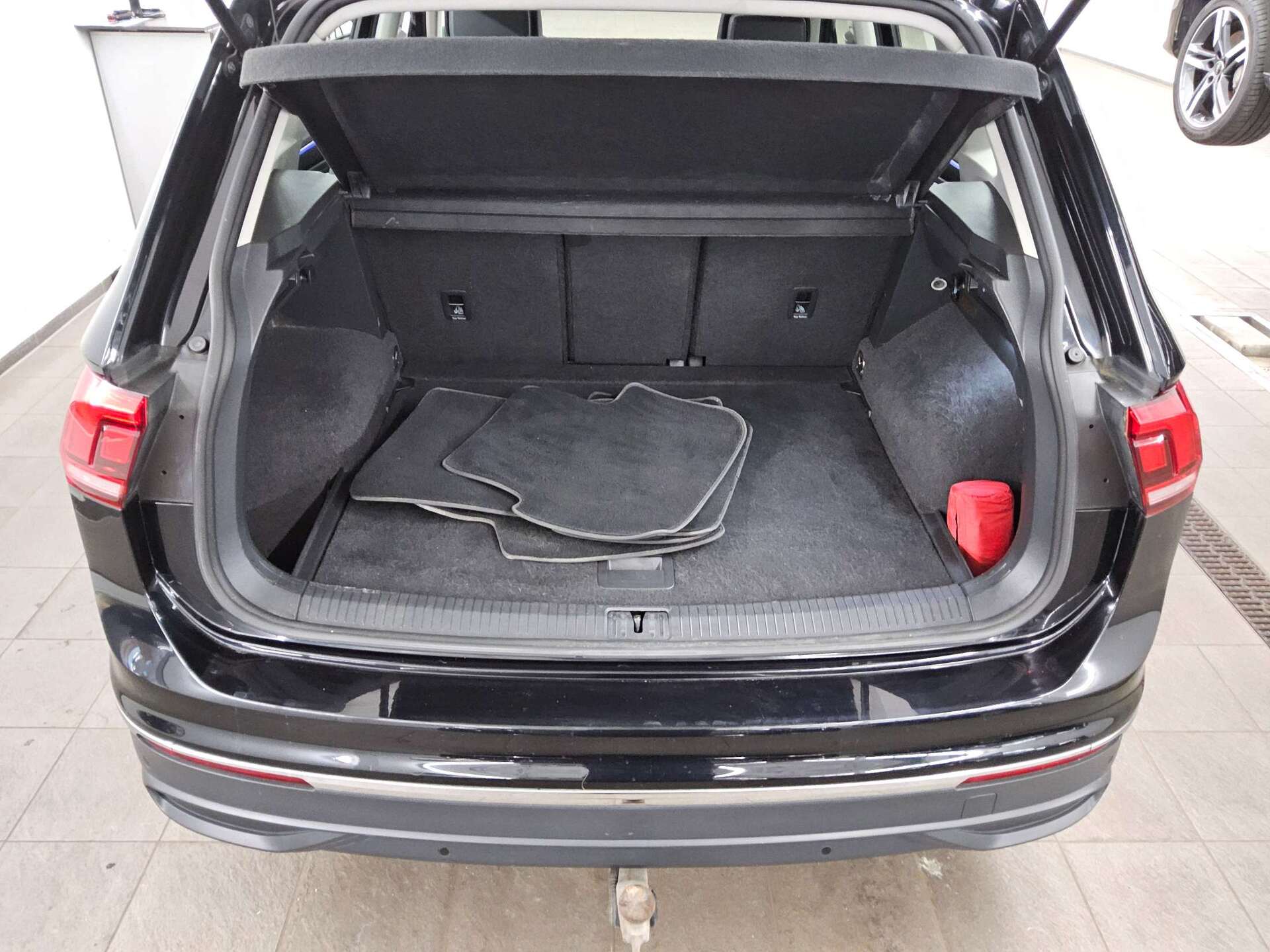 Volkswagen Tiguan 2.0 TDI 4M Life Navi LED Pano H-K HuD RFK 12