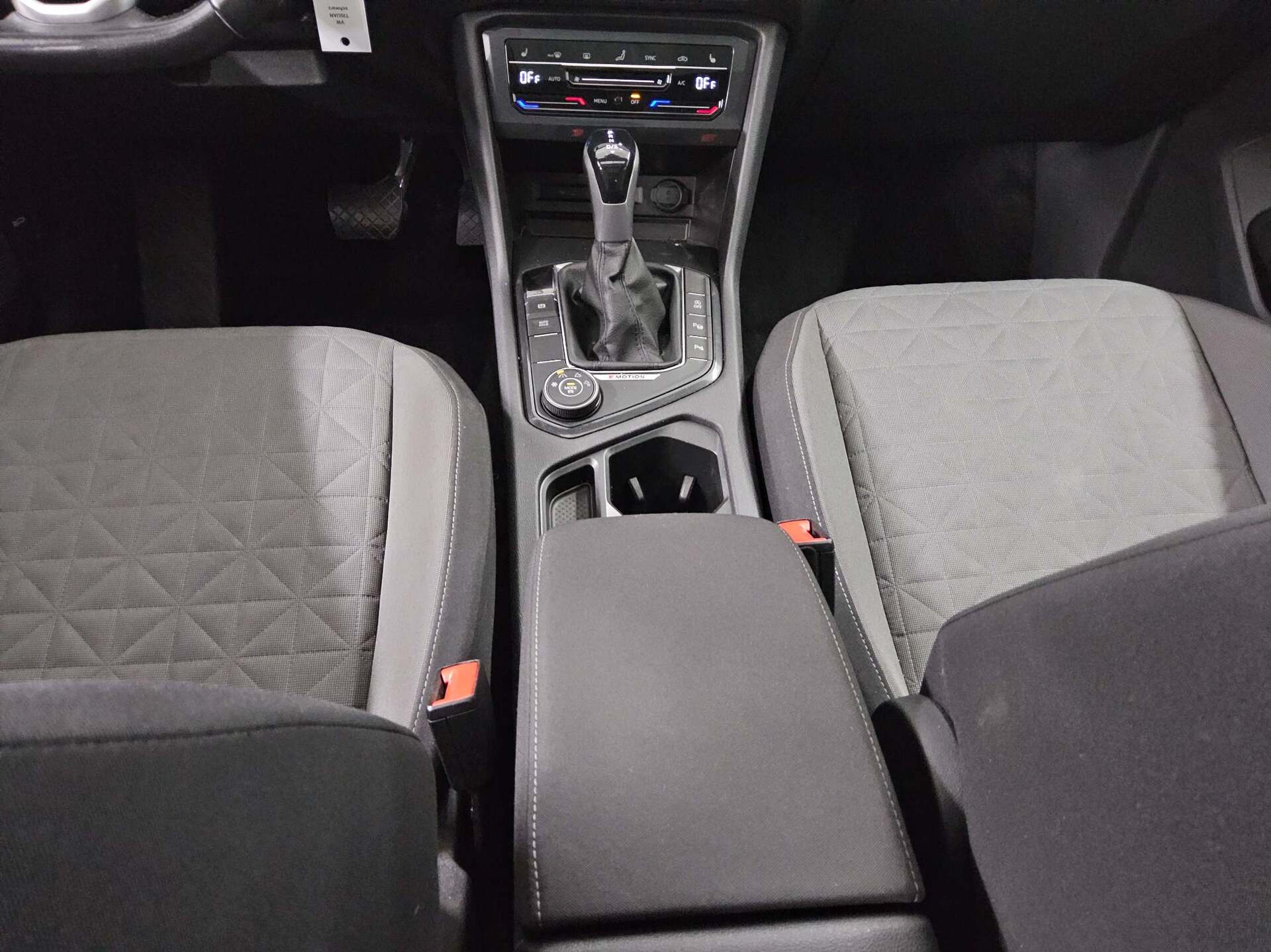 Volkswagen Tiguan 2.0 TDI 4M Life Navi LED Pano H-K HuD RFK 6