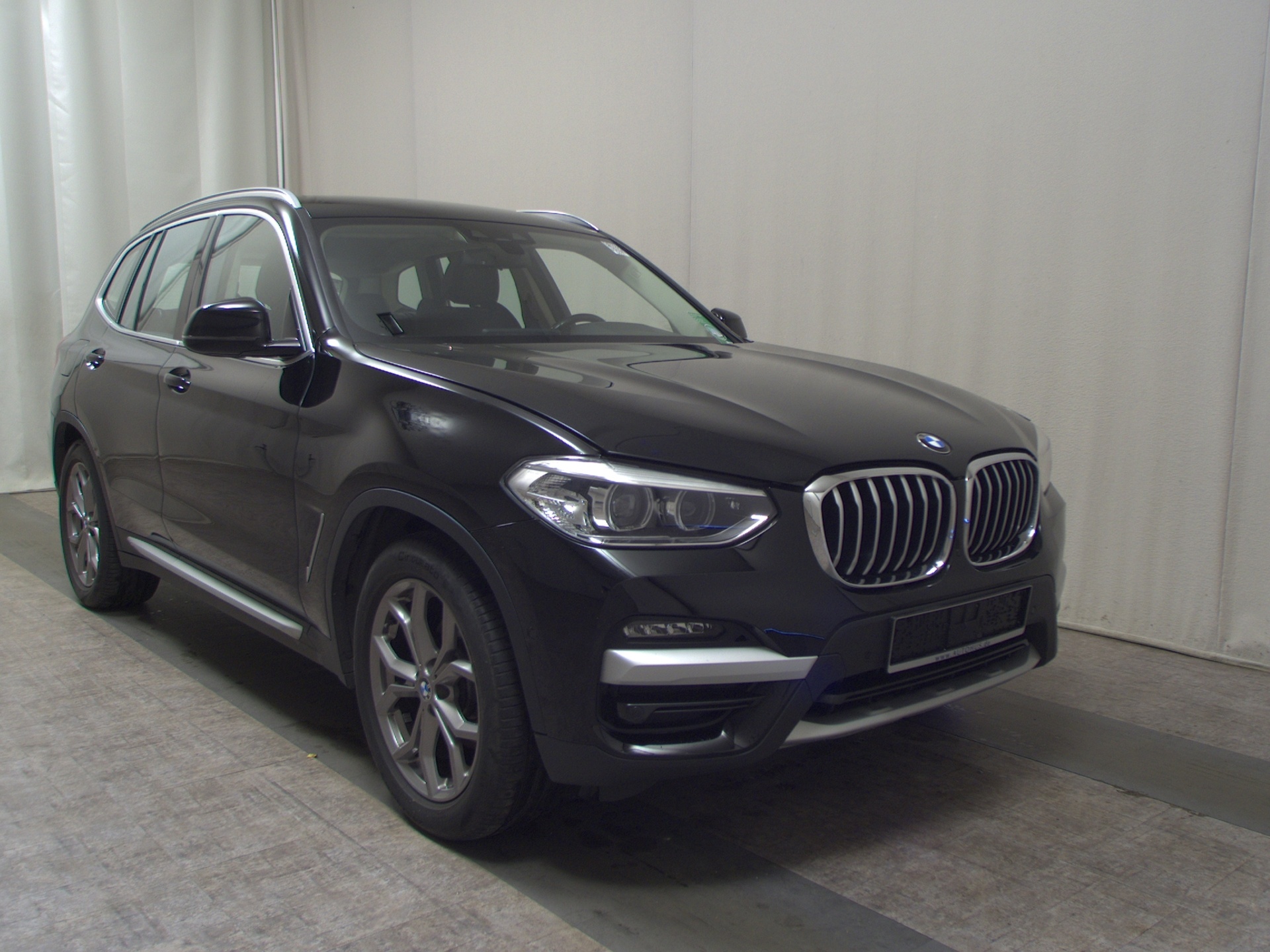 BMW X3 xDrive20d X-Line Leder Navi LED LC AHK 3