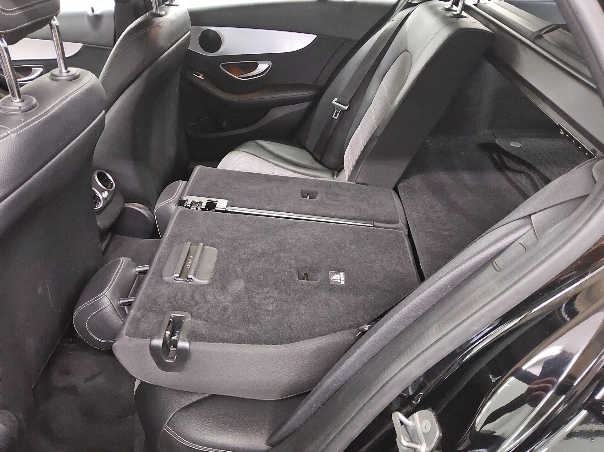 Mercedes-Benz C 200 T d Avantgarde T-Leder Navi LED PDC Shz 12