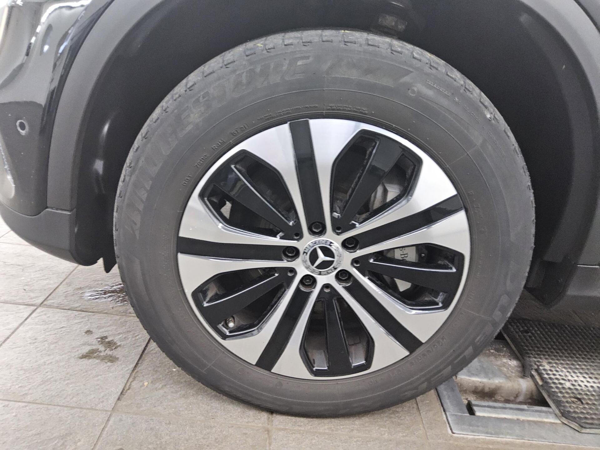 Mercedes-Benz GLC 300 de 4M Leder Navi LED Widescreen Pano HuD 11