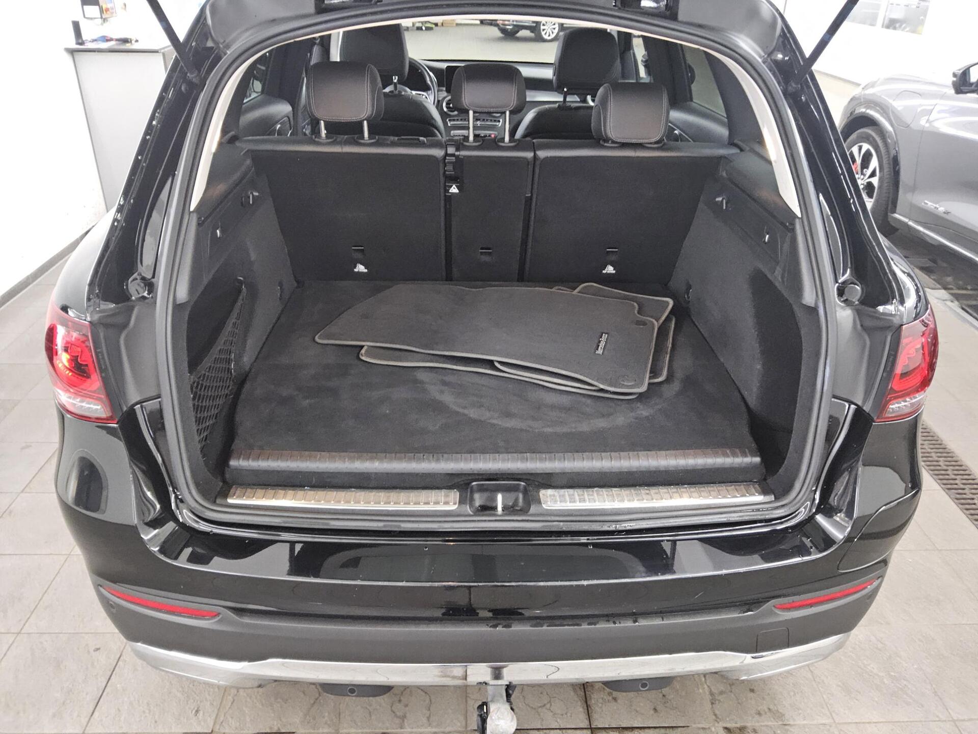 Mercedes-Benz GLC 300 de 4M Leder Navi LED Widescreen Pano HuD 13