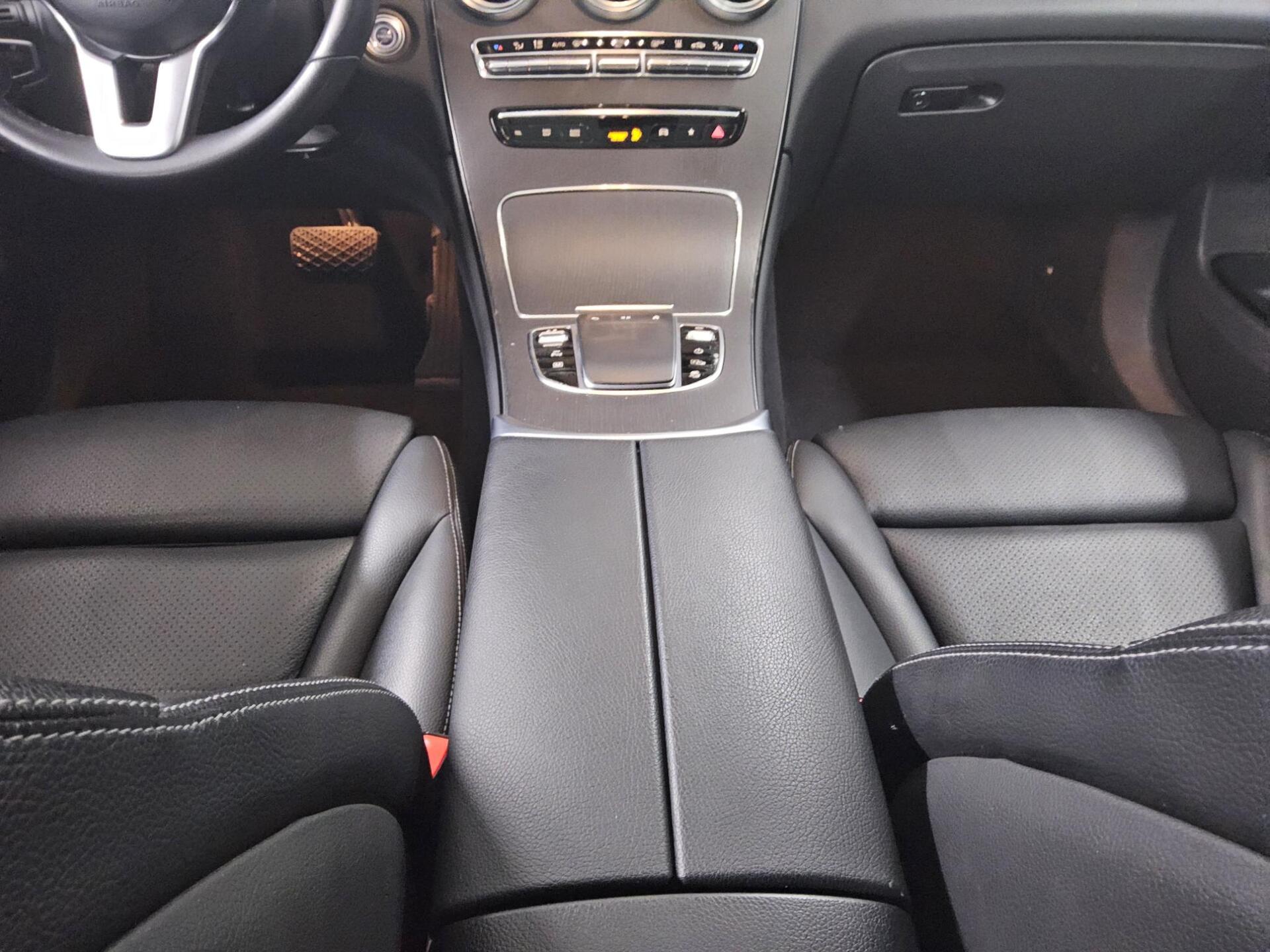 Mercedes-Benz GLC 300 de 4M Leder Navi LED Widescreen Pano HuD 6