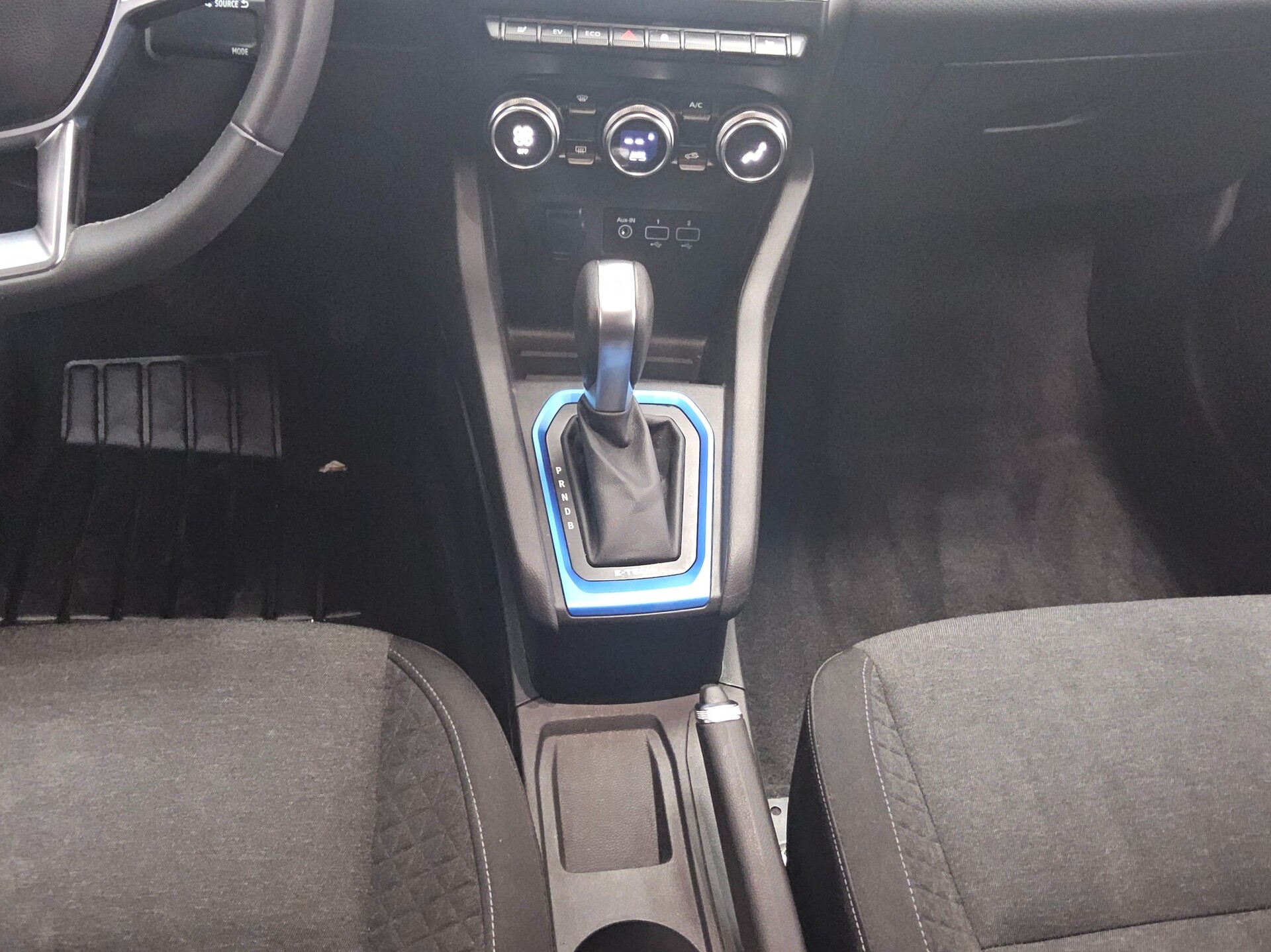 Renault Clio 1.6 E-Tech Hybrid Experience Navi LED PDC 6