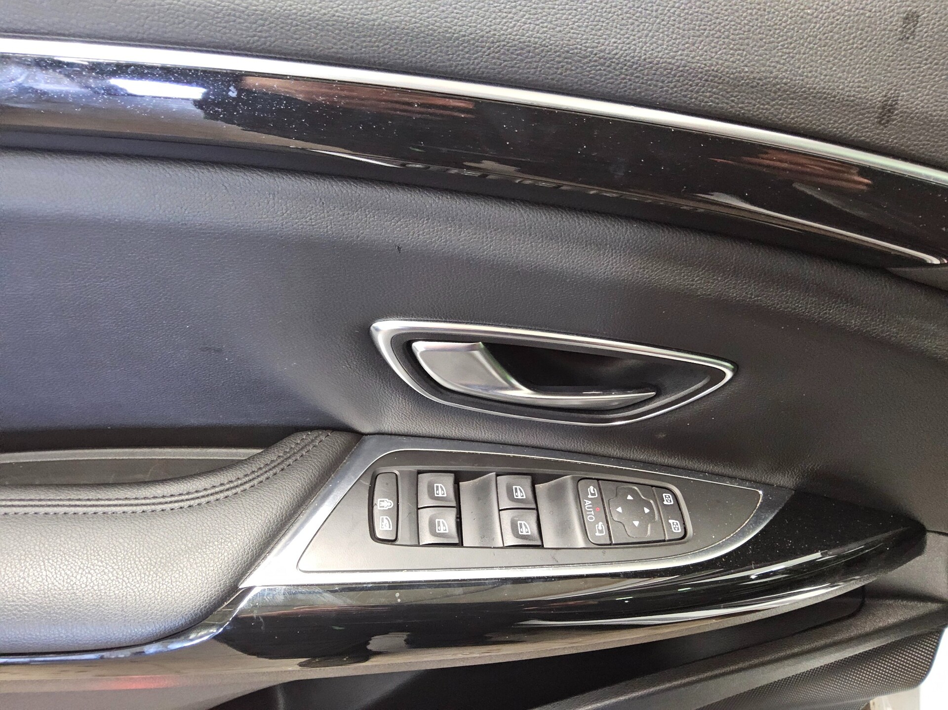 Renault Espace 2.0 dCi Techno Leder Navi LED RfK ACC 9