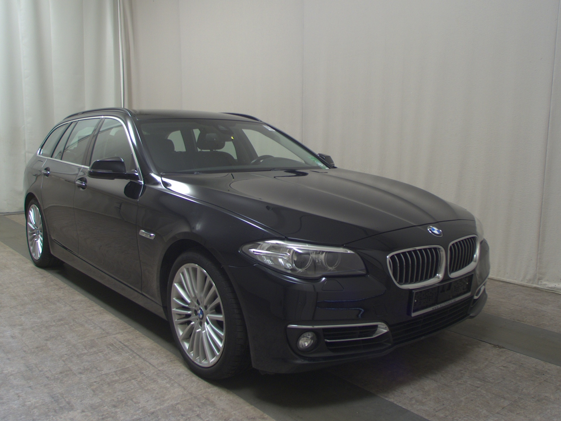 BMW 520dA Touring Leder Navi HiFi Xenon AHK 3