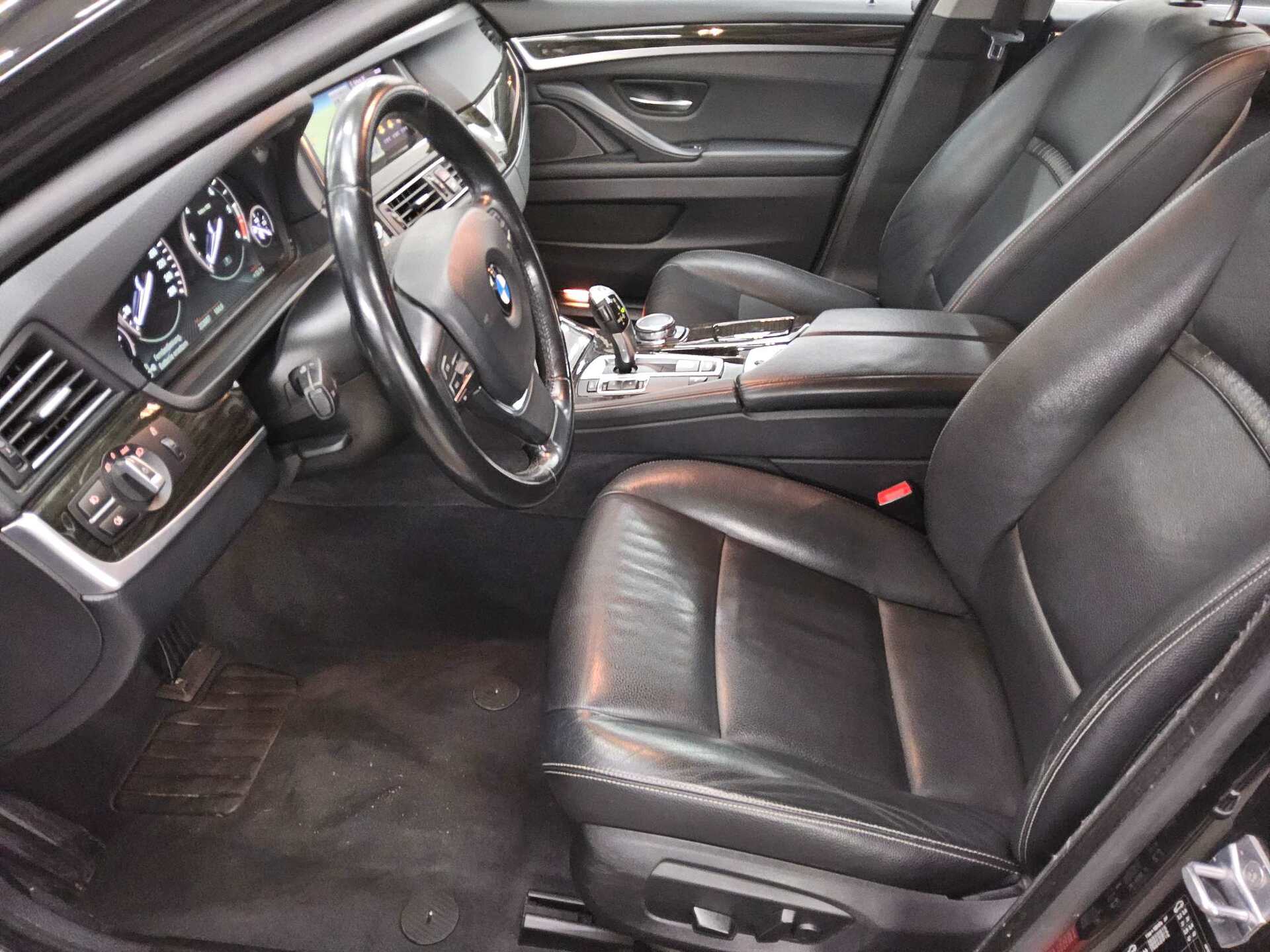 BMW 520dA Touring Leder Navi HiFi Xenon AHK 8