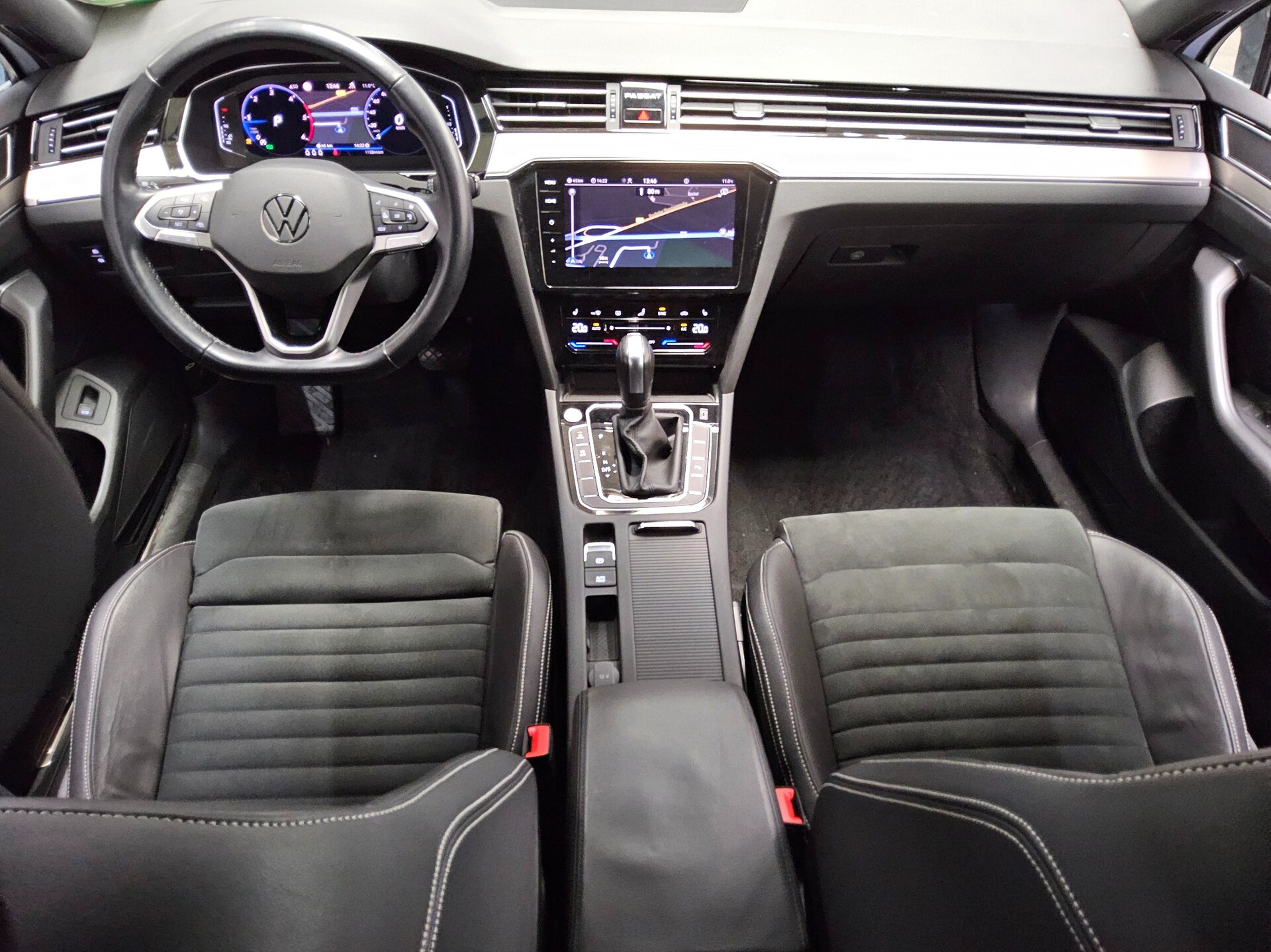 Volkswagen Passat Var. 2.0 TDI Elegance Navi Matrix AID RfK 5