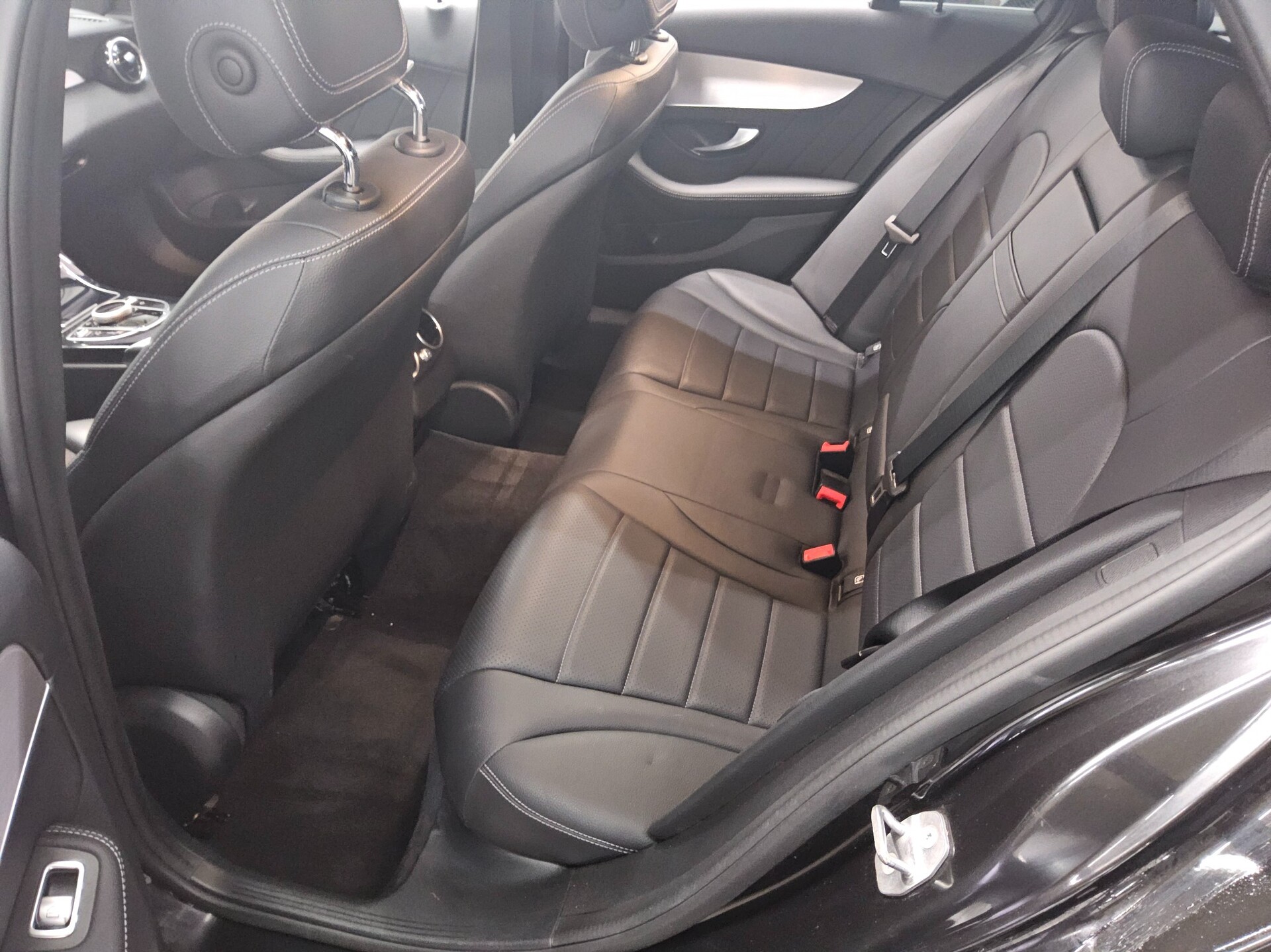 Mercedes-Benz C 300 T de AMG-Line Leder Navi LED Shz Tempomat 13