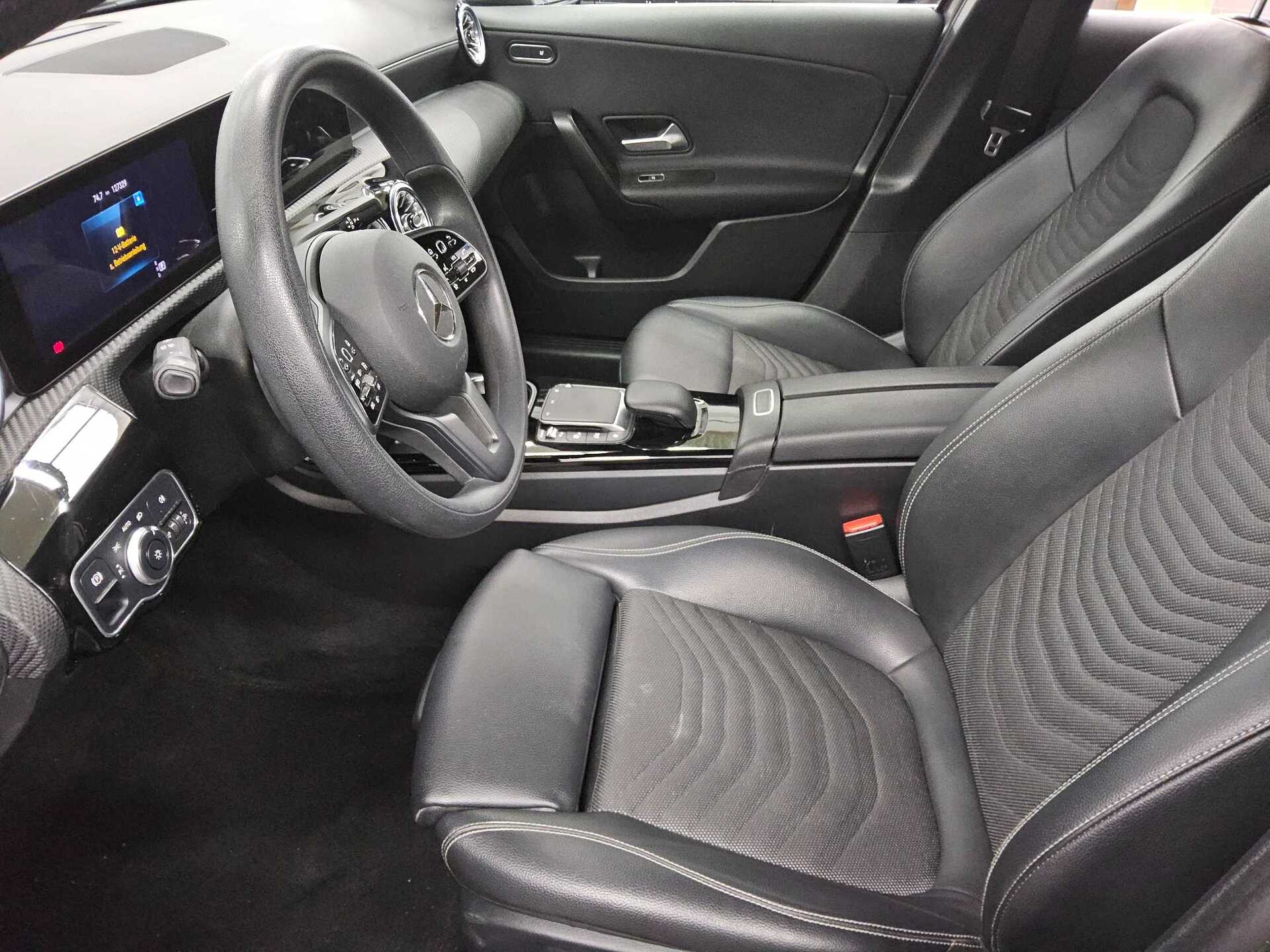 Mercedes-Benz A 200 Lim. d Style T-Leder Navi Ambiente Tempo 9