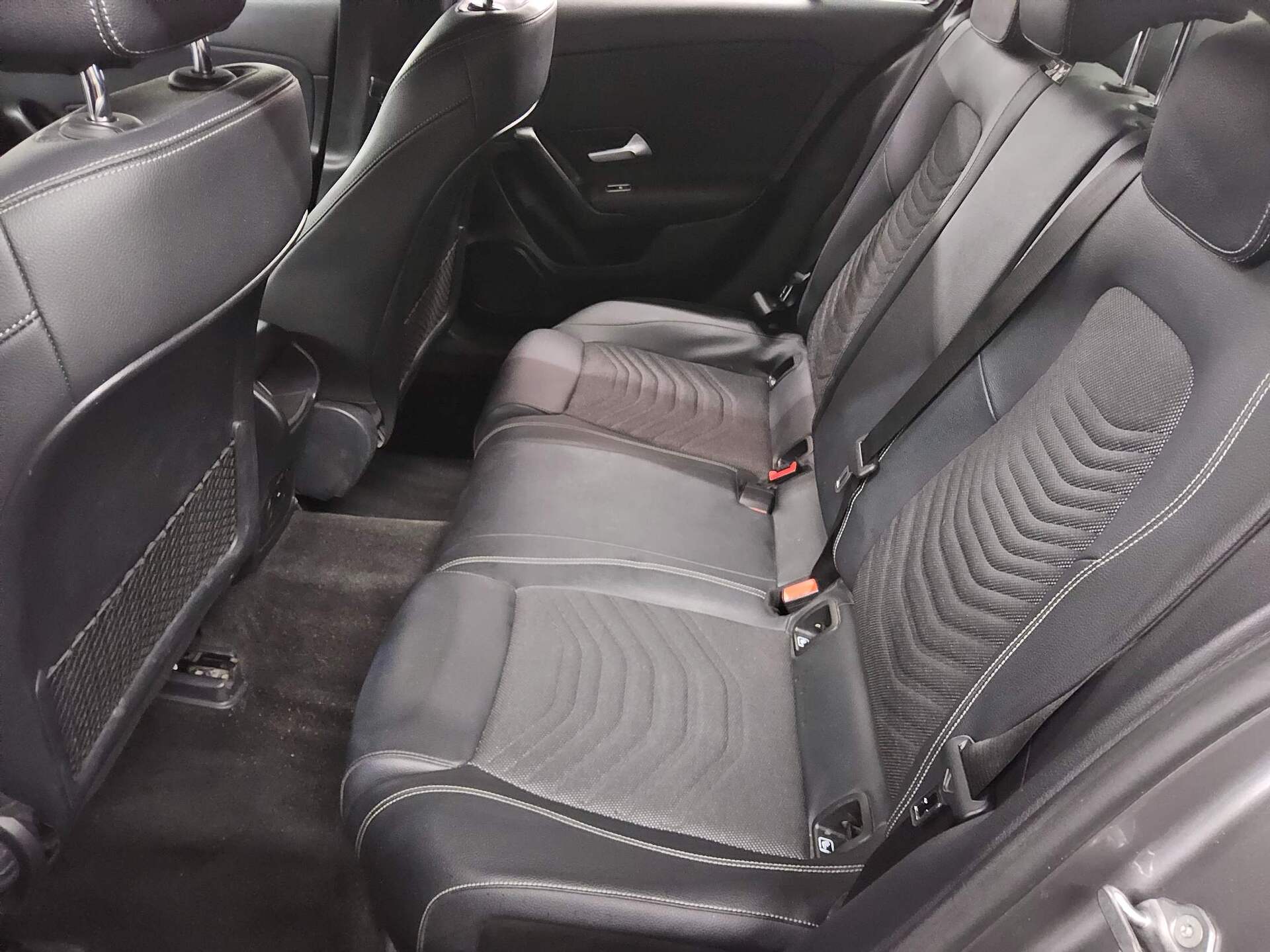 Mercedes-Benz A 200 Lim. d Style T-Leder Navi Ambiente Tempo 13