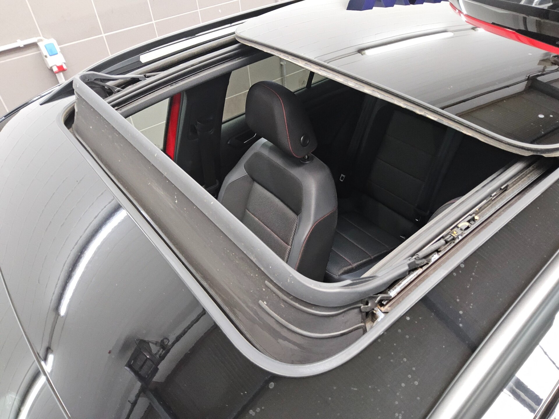 Volkswagen T-Roc 2.0 TDI Sport Navi LED AID Pano RfK AHK 12