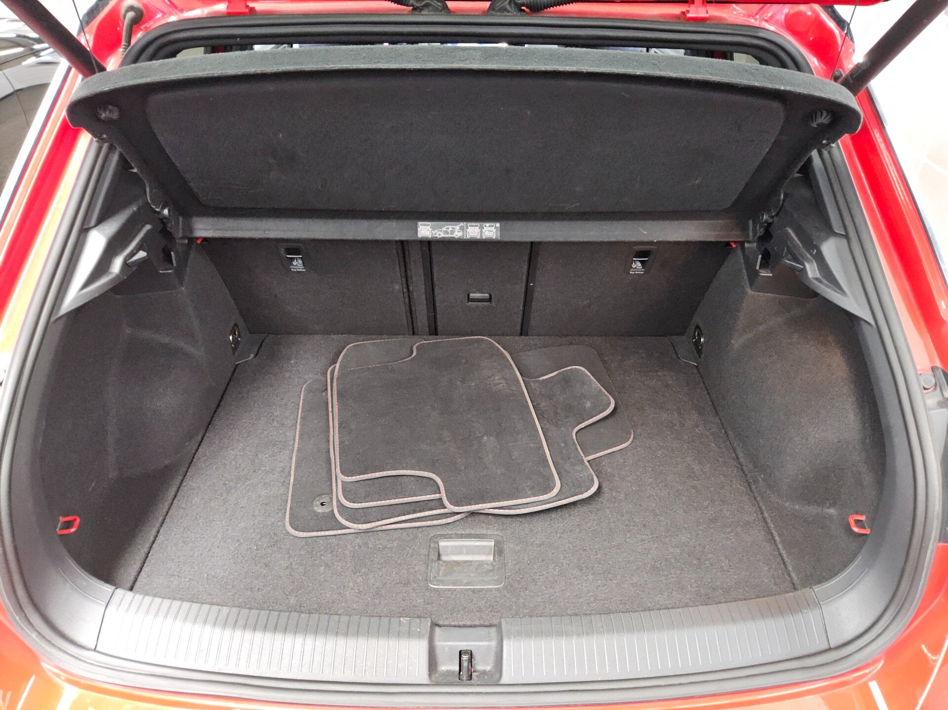 Volkswagen T-Roc 2.0 TDI Sport Navi LED AID Pano RfK AHK 13