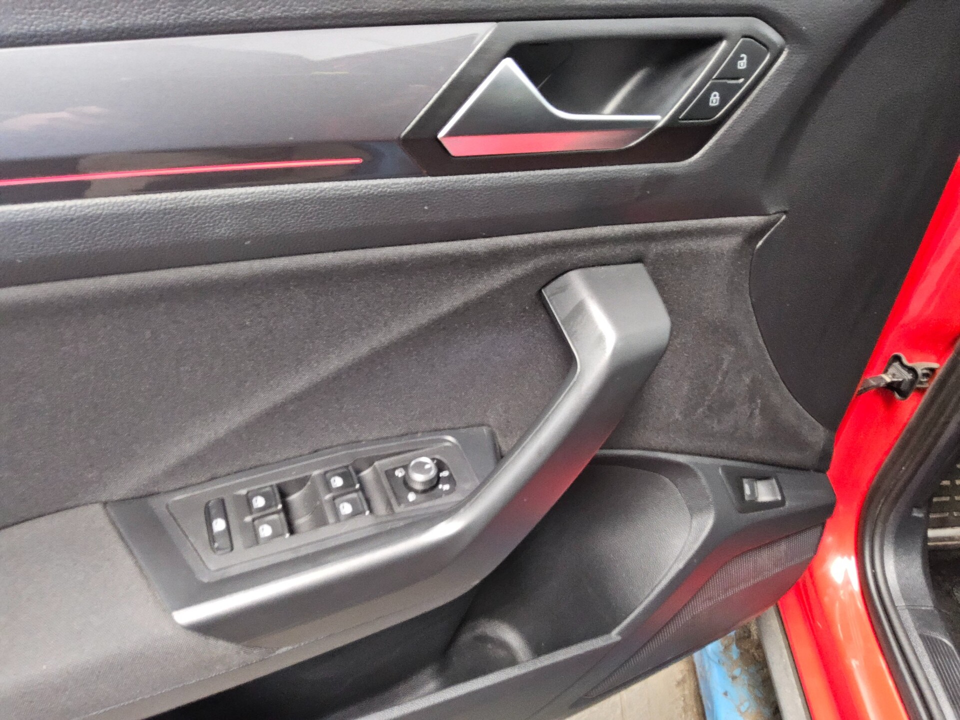 Volkswagen T-Roc 2.0 TDI Sport Navi LED AID Pano RfK AHK 10