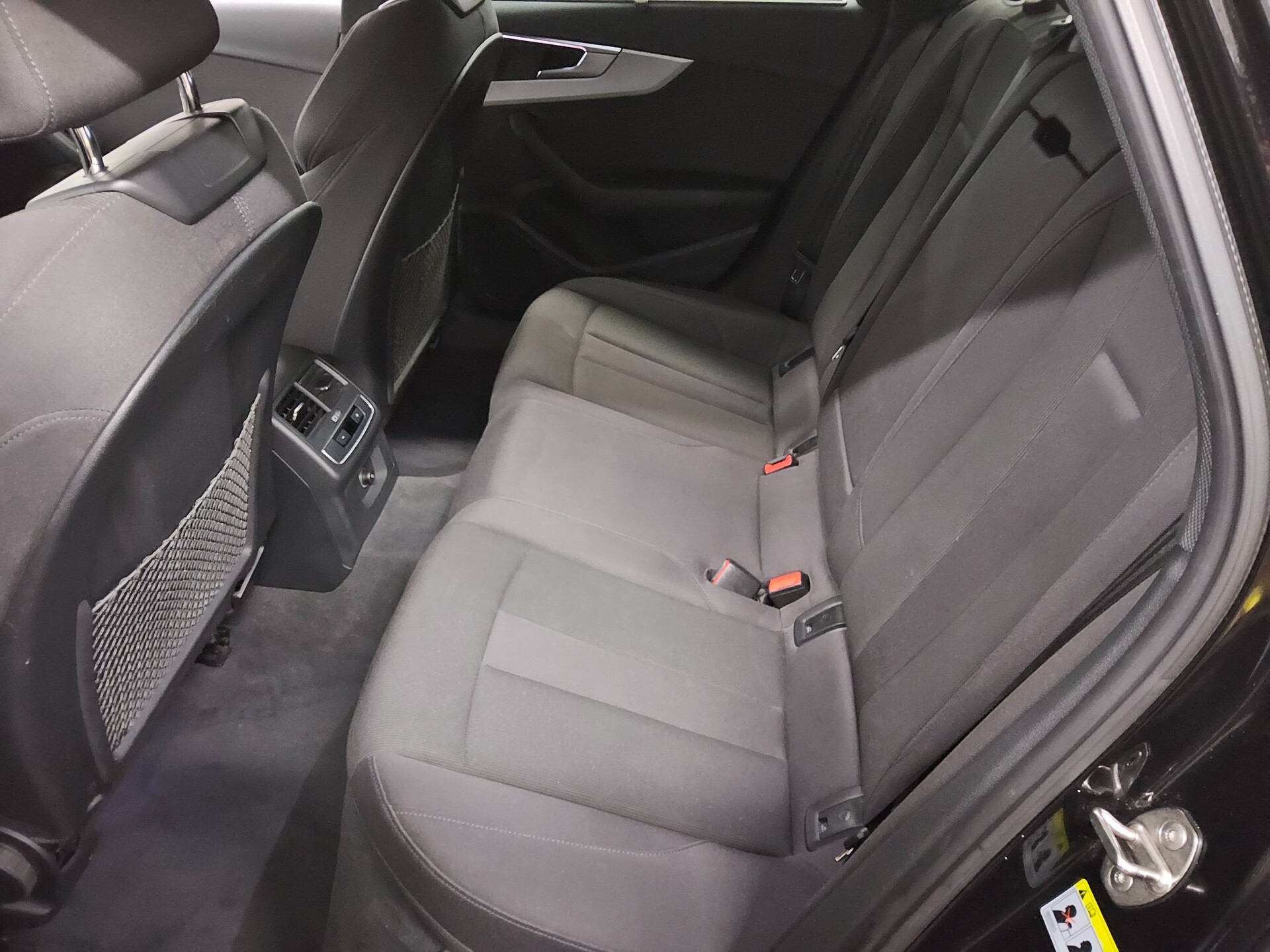 Audi A4 Avant 35 TDI advanced Navi+ LED RFK Ambiente 13