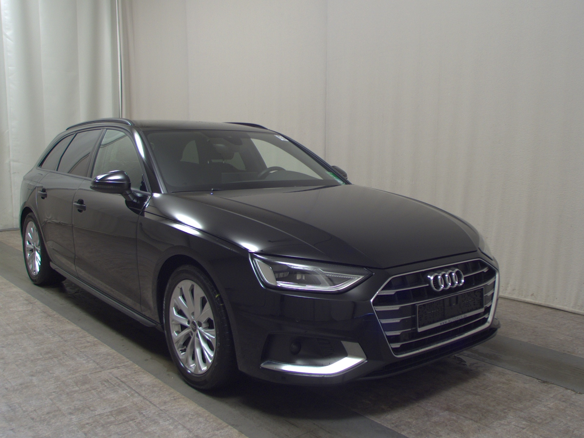 Audi A4 Avant 35 TDI advanced Navi+ LED RFK Ambiente 3