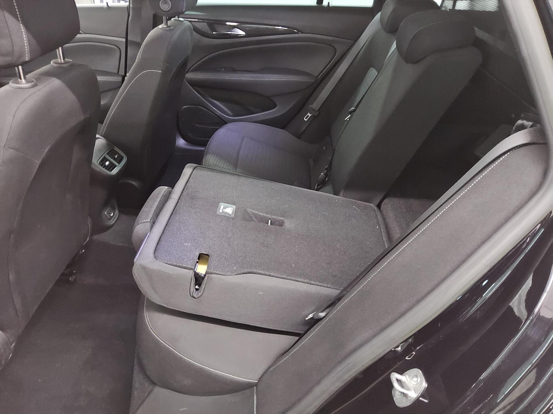 Opel Insignia ST 1.5 D Business Ed. Navi LED RfK AHK 12