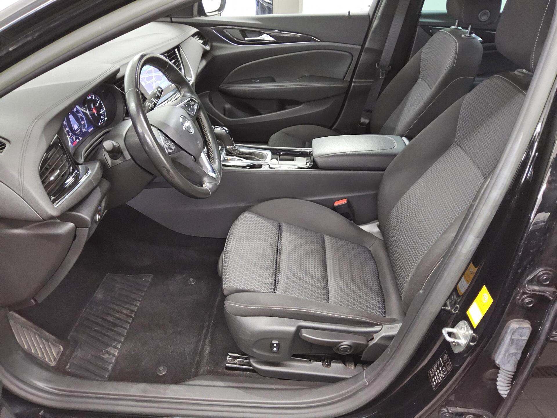 Opel Insignia ST 1.5 D Business Ed. Navi LED RfK AHK 8