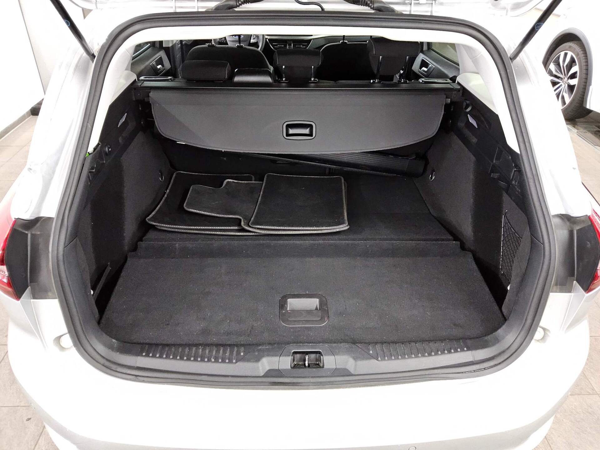 Ford Focus Turnier 1.5 EB Titanium X Navi DC LED RFK 12