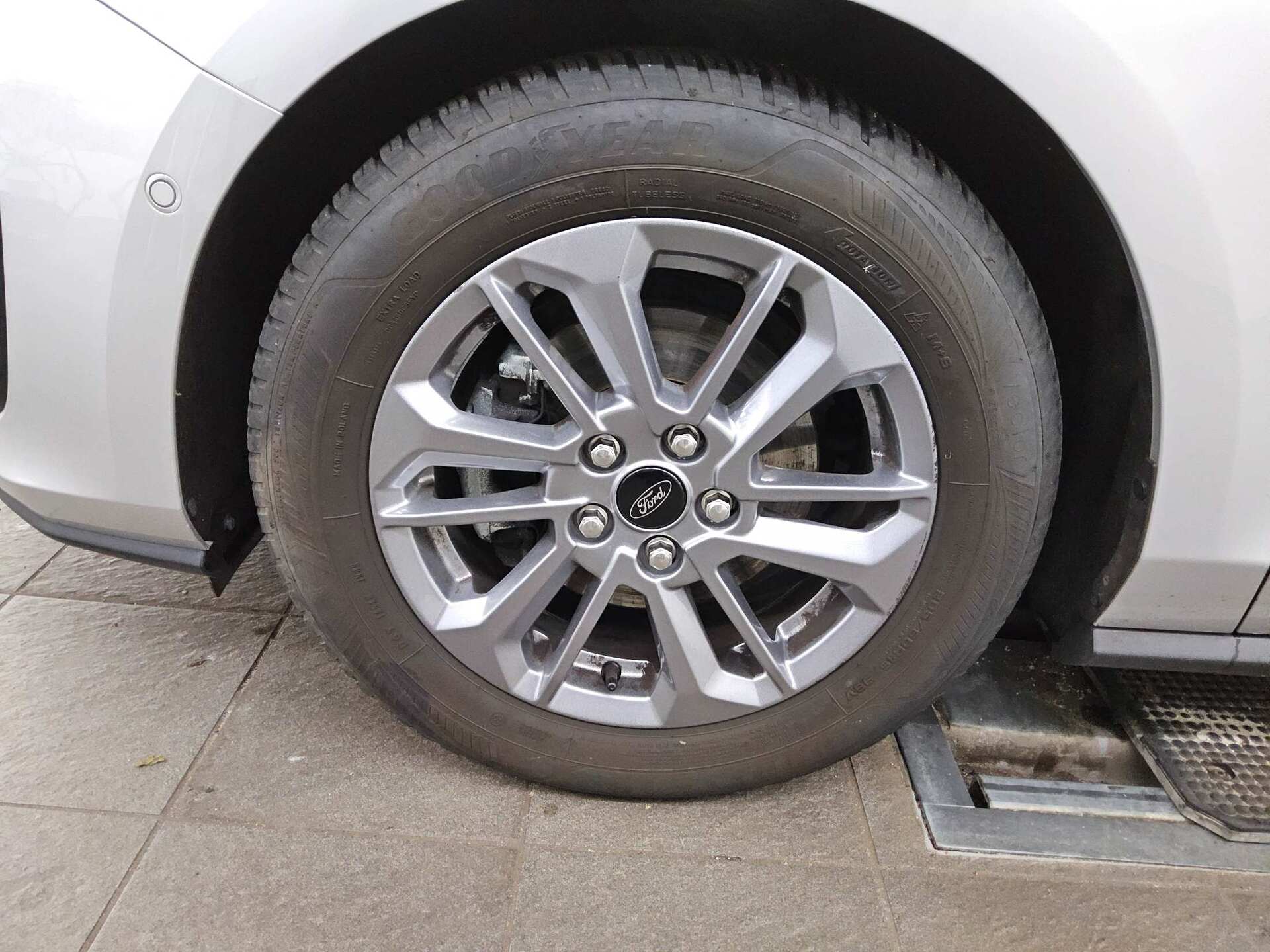 Ford Focus Turnier 1.5 EB Titanium X Navi DC LED RFK 11