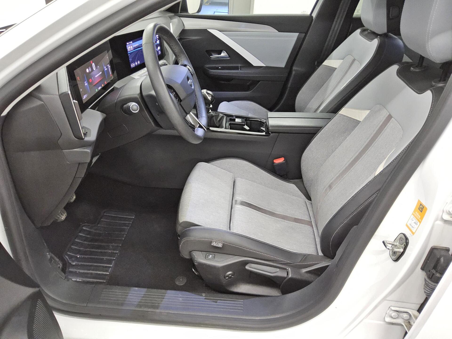 Opel Astra ST 1.2 Turbo Elegance T-Leder Navi LED RFK 9