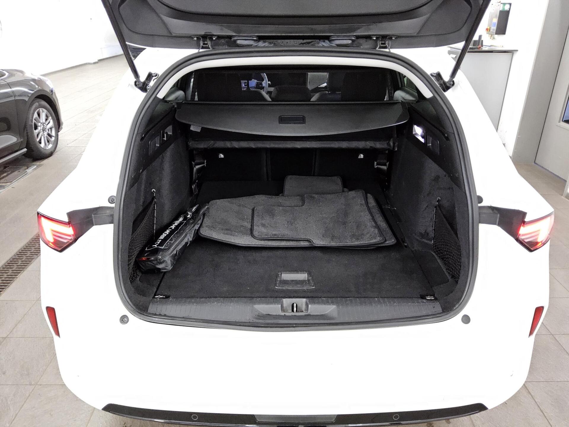 Opel Astra ST 1.2 Turbo Elegance T-Leder Navi LED RFK 12