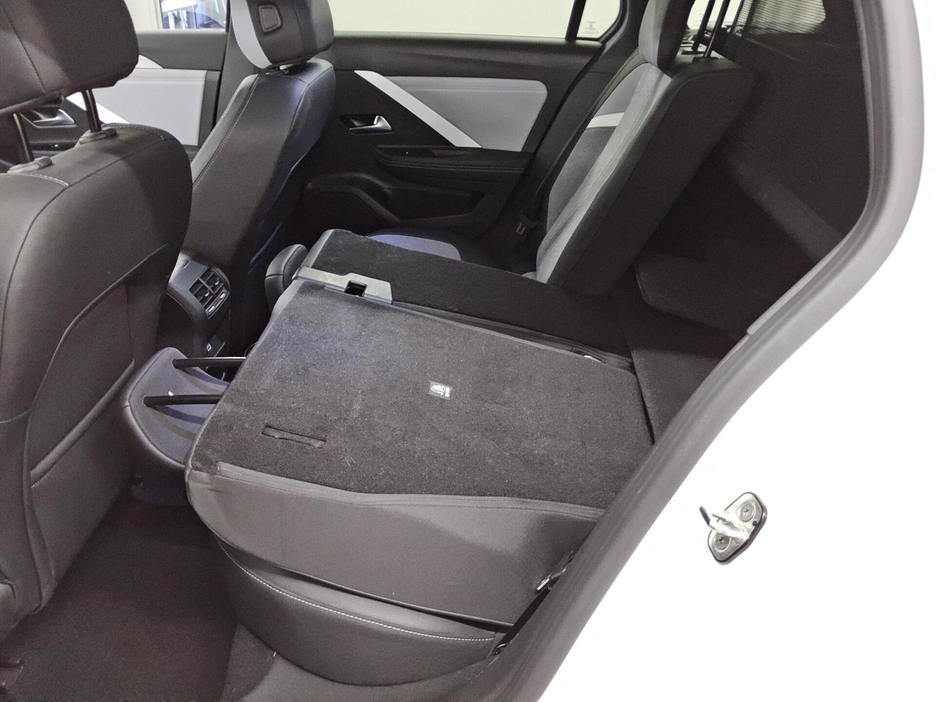 Opel Astra ST 1.2 Turbo Elegance T-Leder Navi LED RFK 13