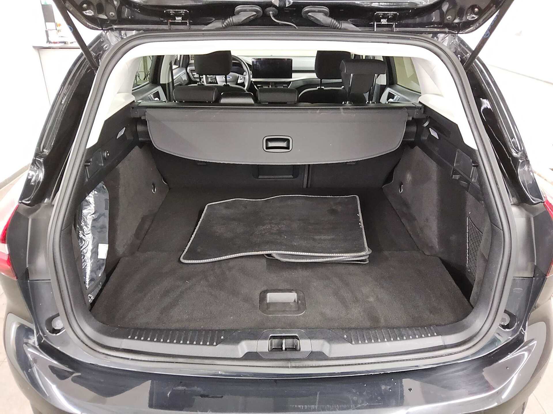 Ford Focus Turnier 1.5 EB Titanium X Navi LED DC RfK 12