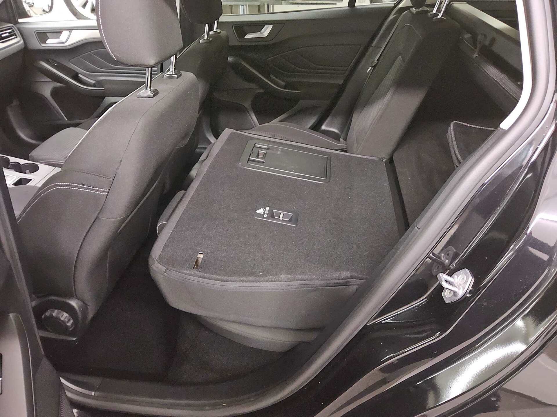 Ford Focus Turnier 1.5 EB Titanium X Navi LED DC RfK 13