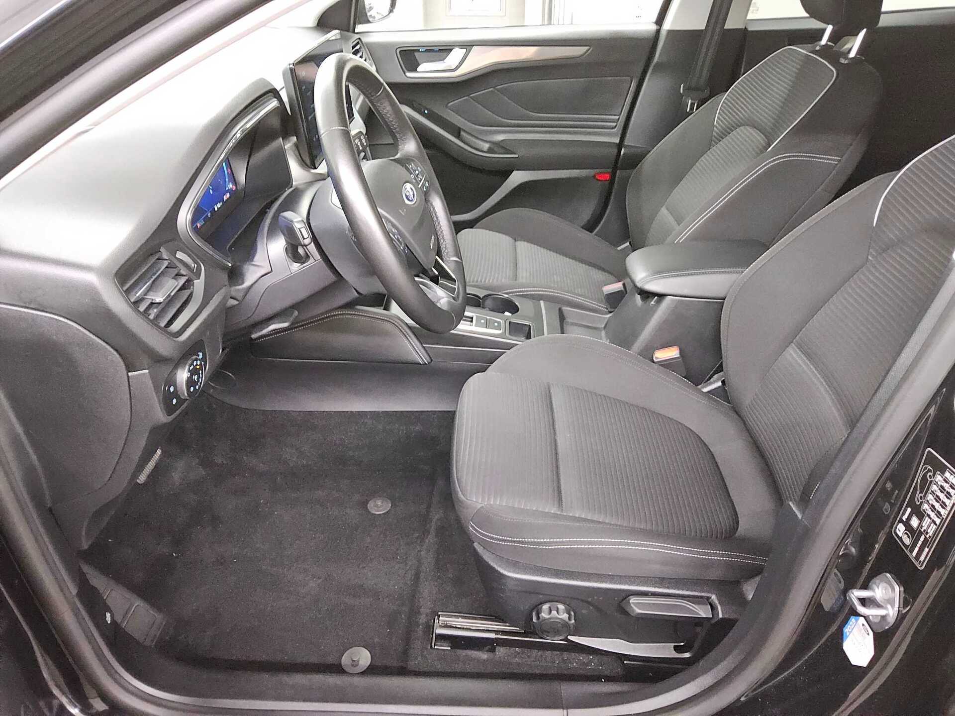 Ford Focus Turnier 1.5 EB Titanium X Navi LED DC RfK 9