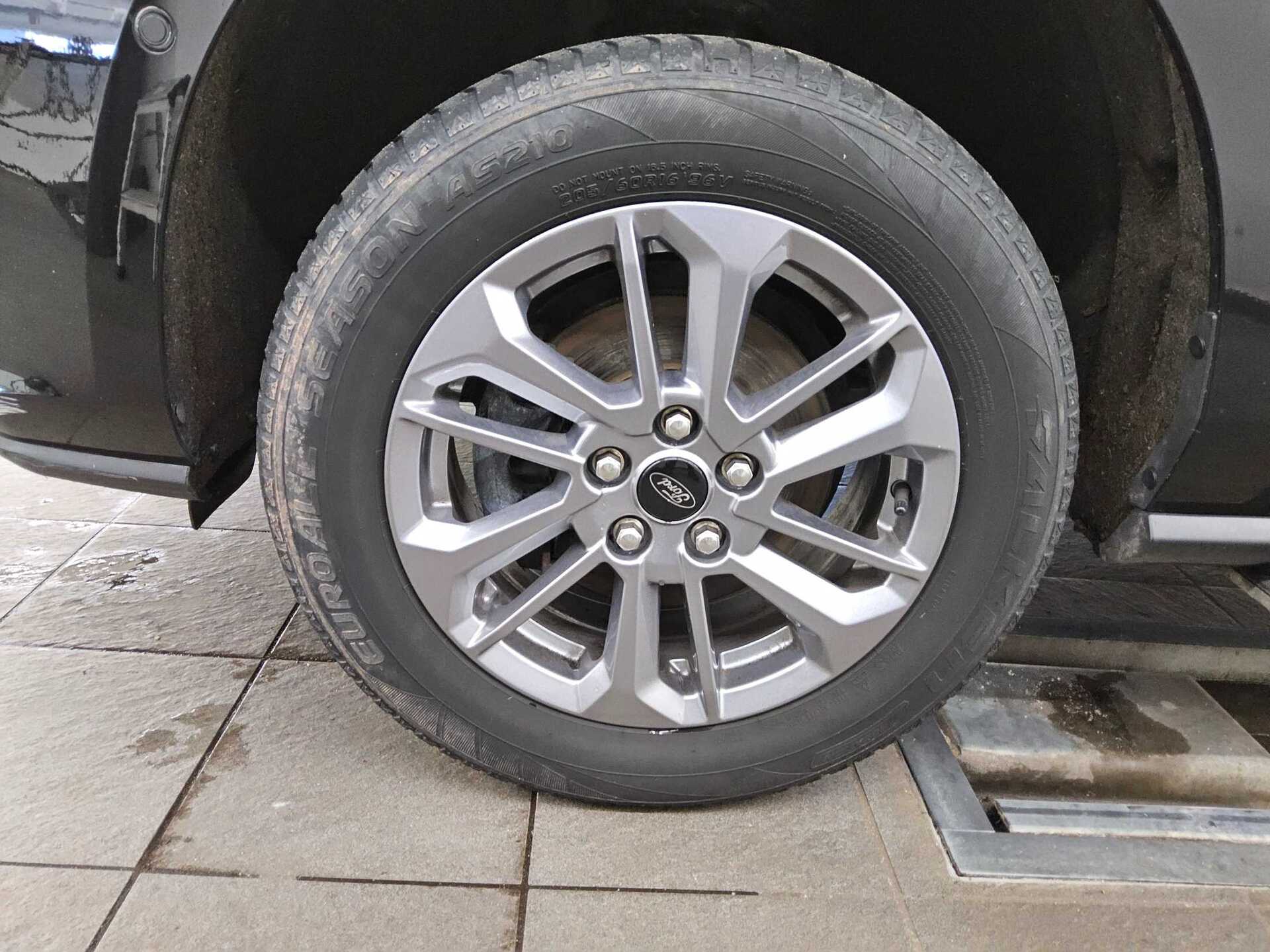 Ford Focus Turnier 1.5 EB Titanium X Navi LED DC RfK 11