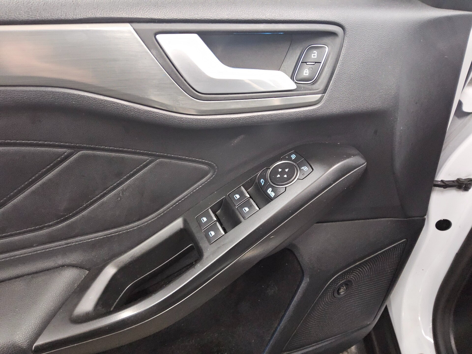 Ford Focus Turnier 2.0 EB Titanium X Pano LED HuD RfK 10