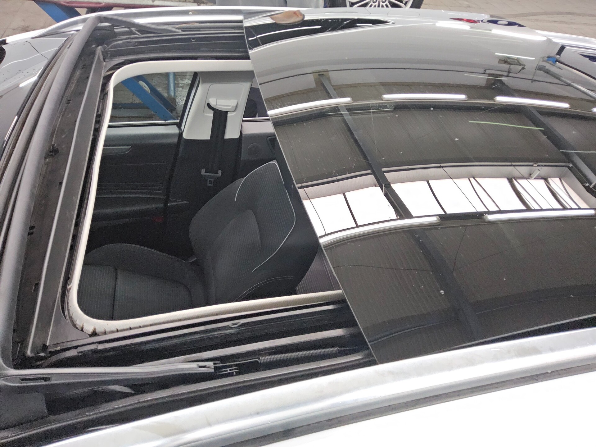 Ford Focus Turnier 2.0 EB Titanium X Pano LED HuD RfK 13