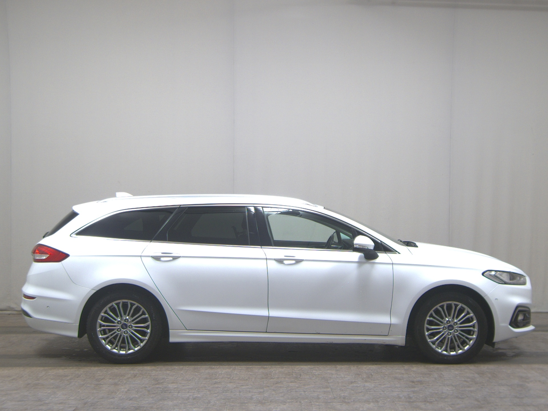 Ford Mondeo Turnier 2.0 EB Titanium Navi LED AHK