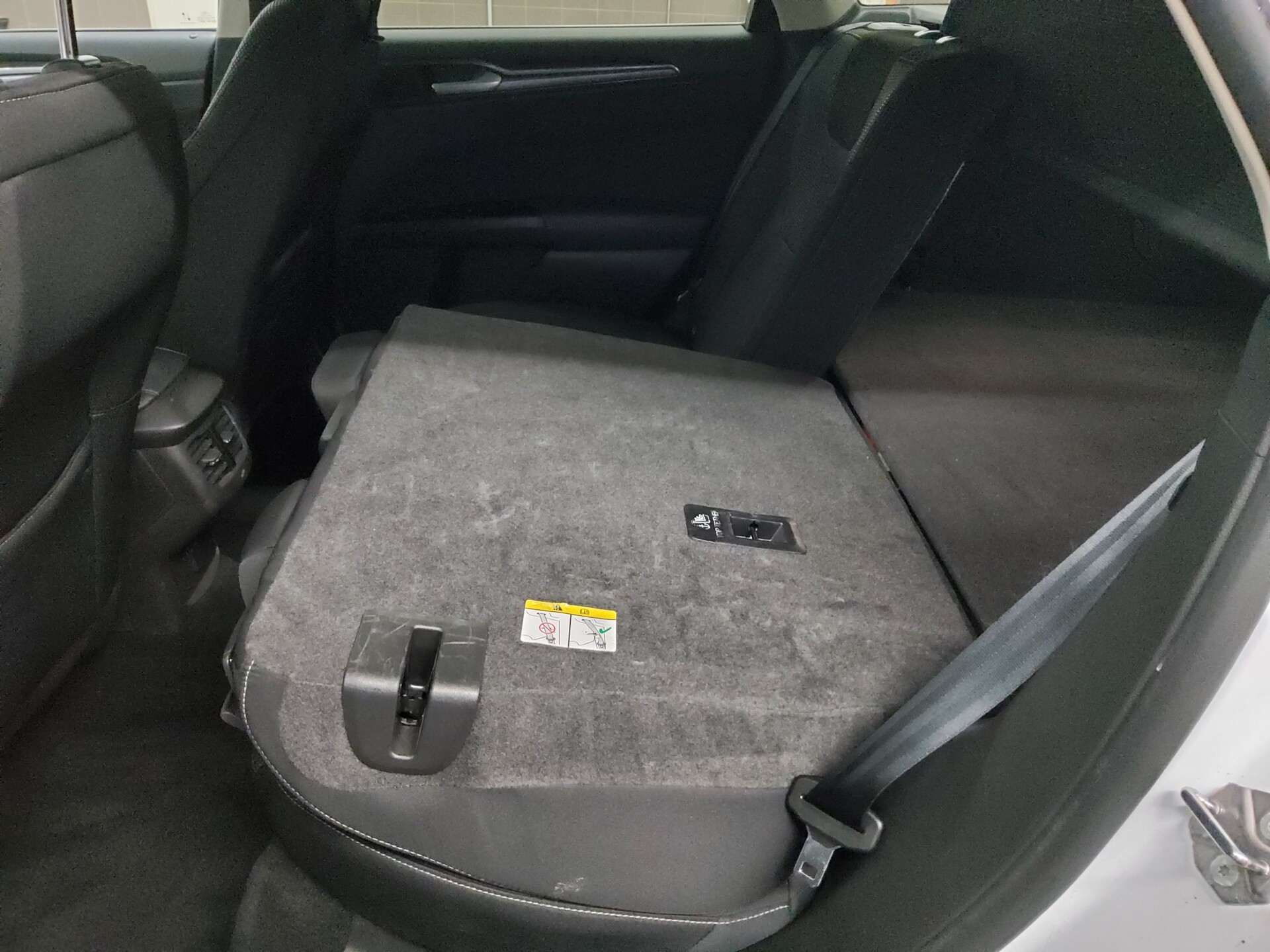 Ford Mondeo Turnier 2.0 EB Titanium Navi LED AHK 12