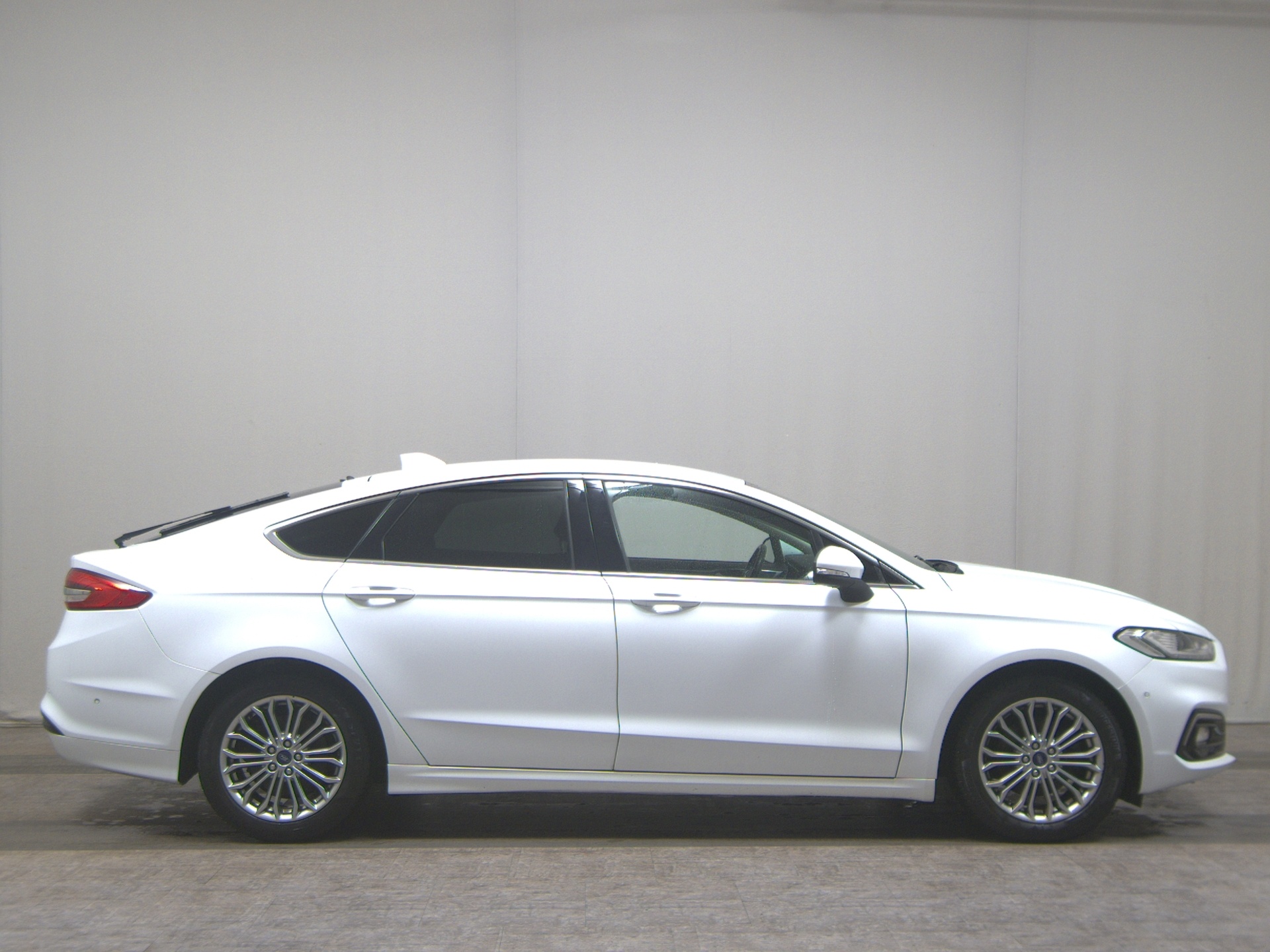 Ford Mondeo 2.0 EB Titanium Navi LED 4xShz ACC PDC