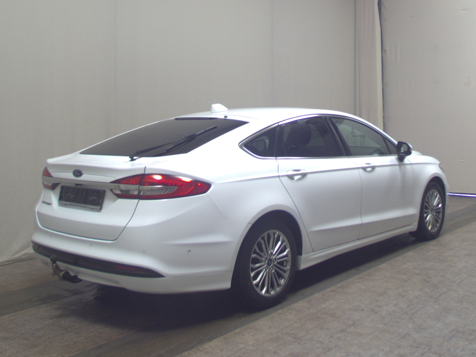 Ford Mondeo 2.0 EB Titanium Navi LED 4xShz ACC PDC 4
