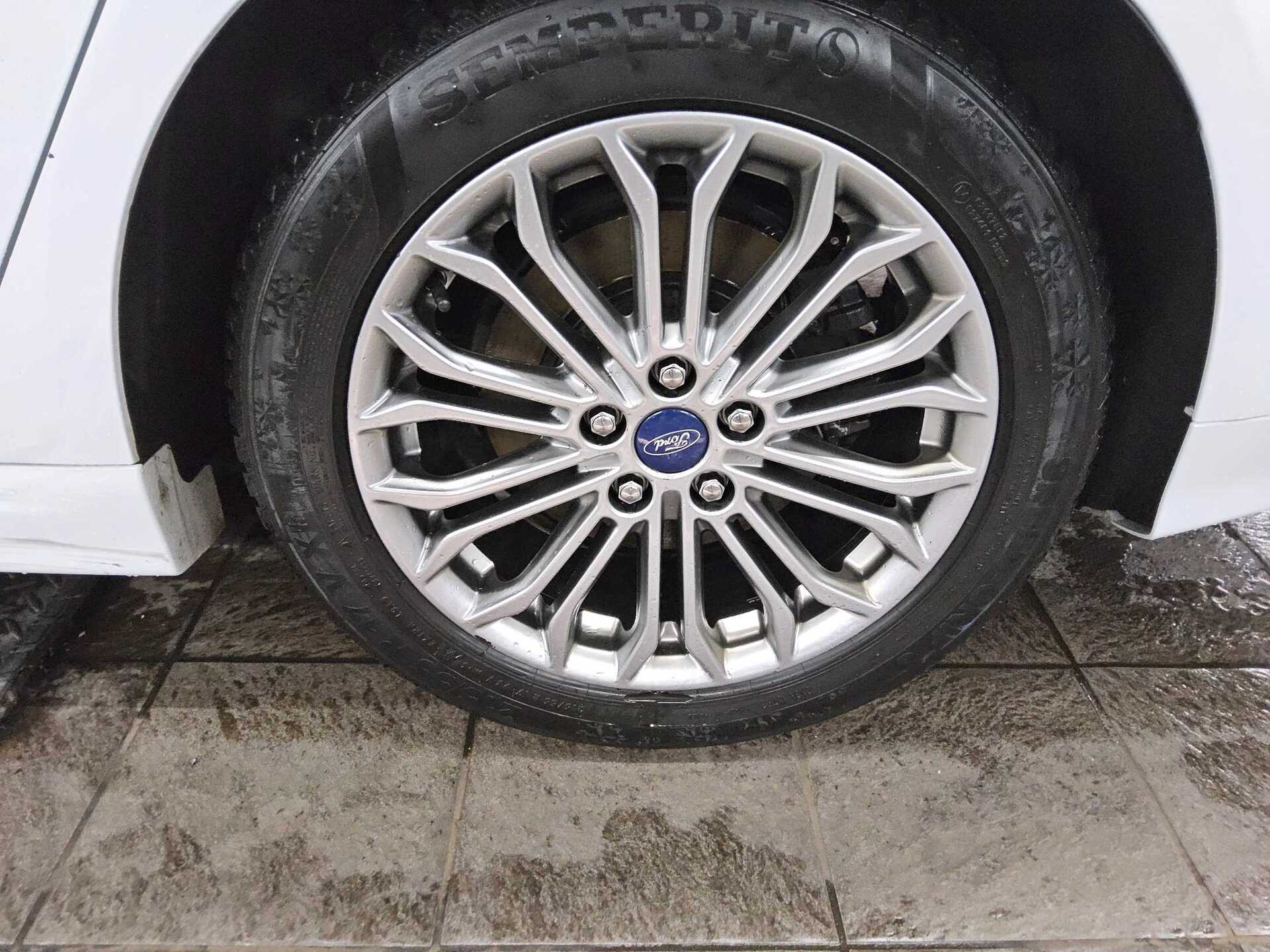 Ford Mondeo 2.0 EB Titanium Navi LED 4xShz ACC PDC 10