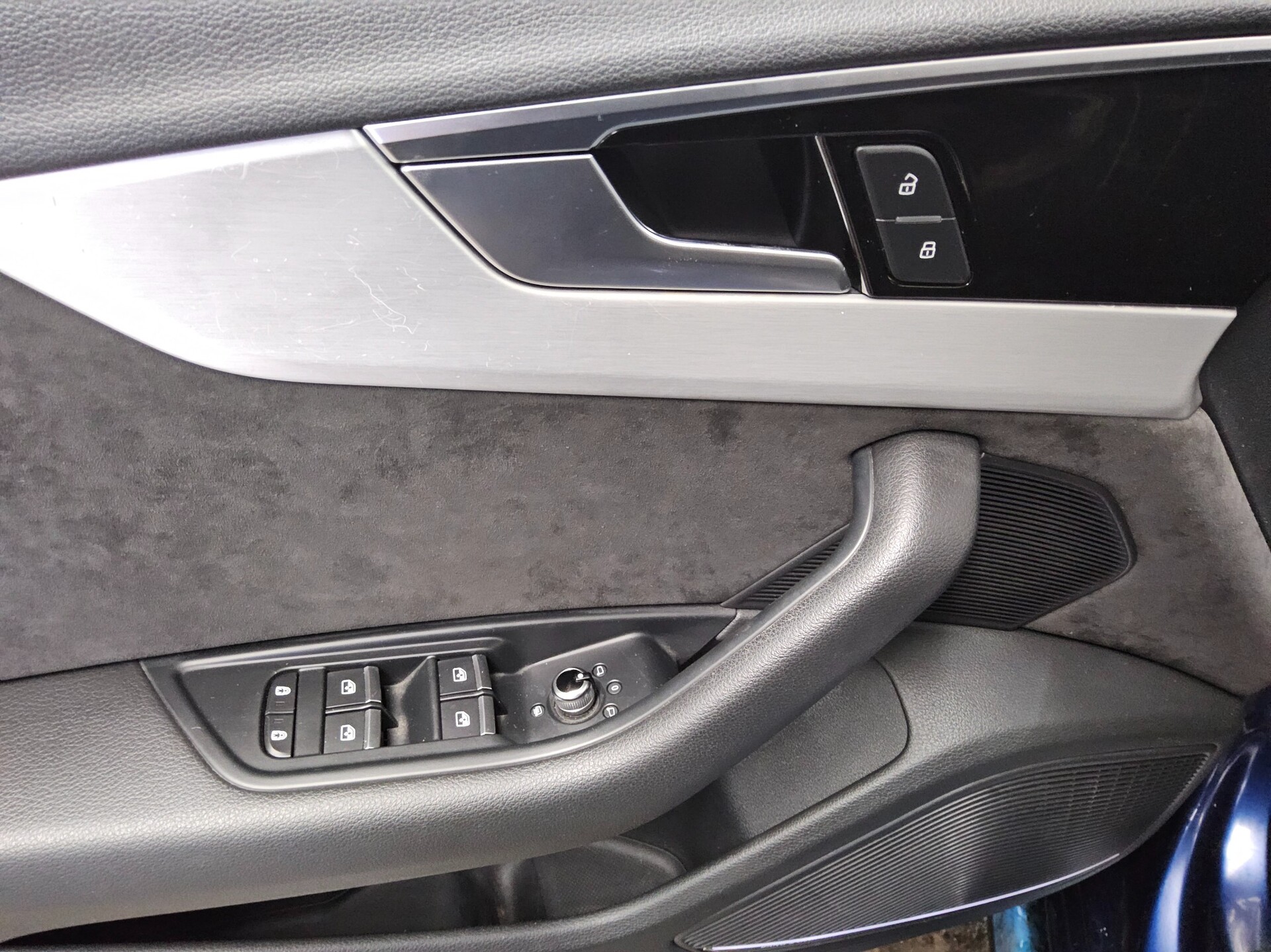 Audi A4 Avant 35 TDI S-Line S-Sportsitze Navi vc B&O 10