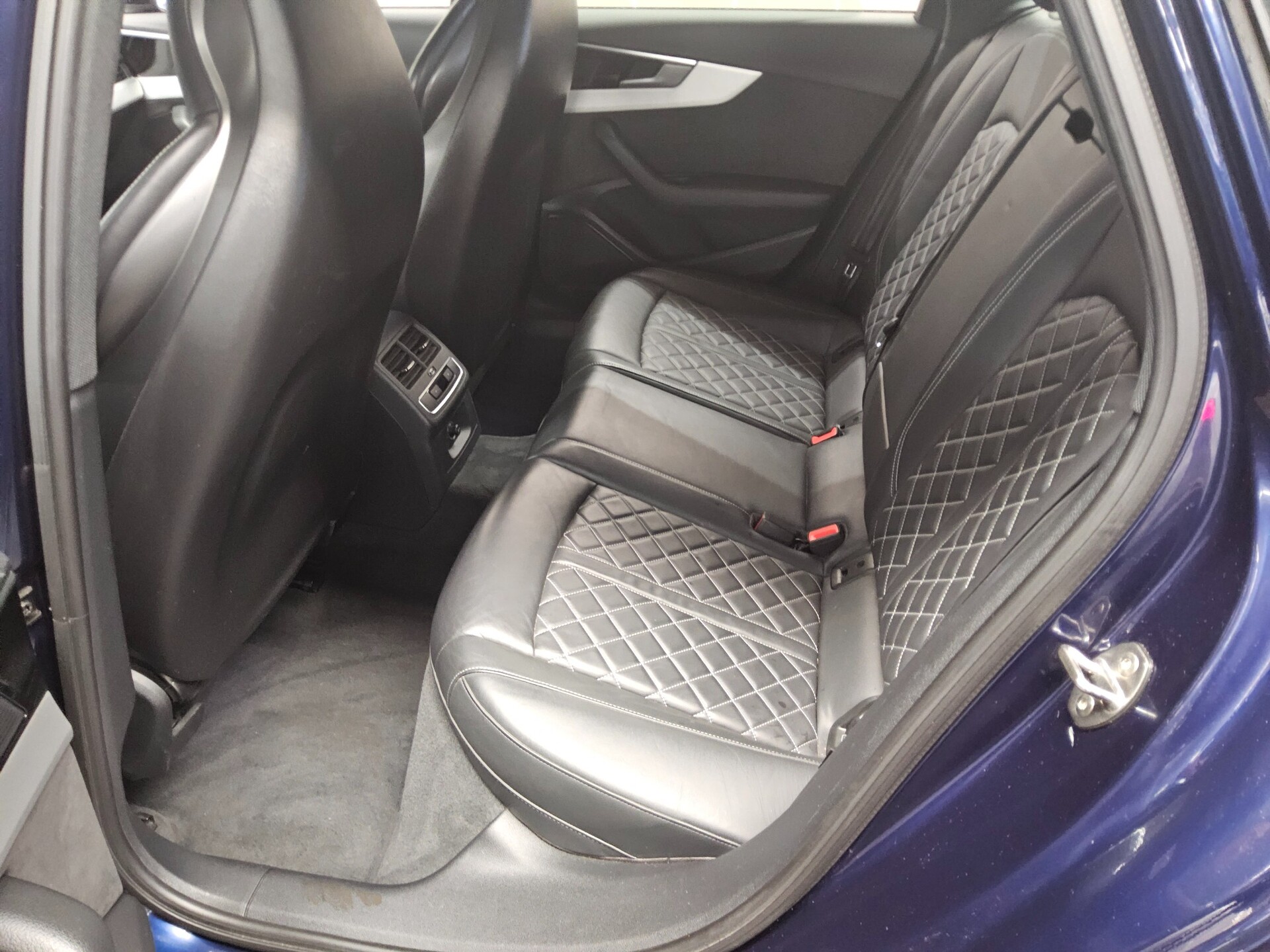 Audi A4 Avant 35 TDI S-Line S-Sportsitze Navi vc B&O 13