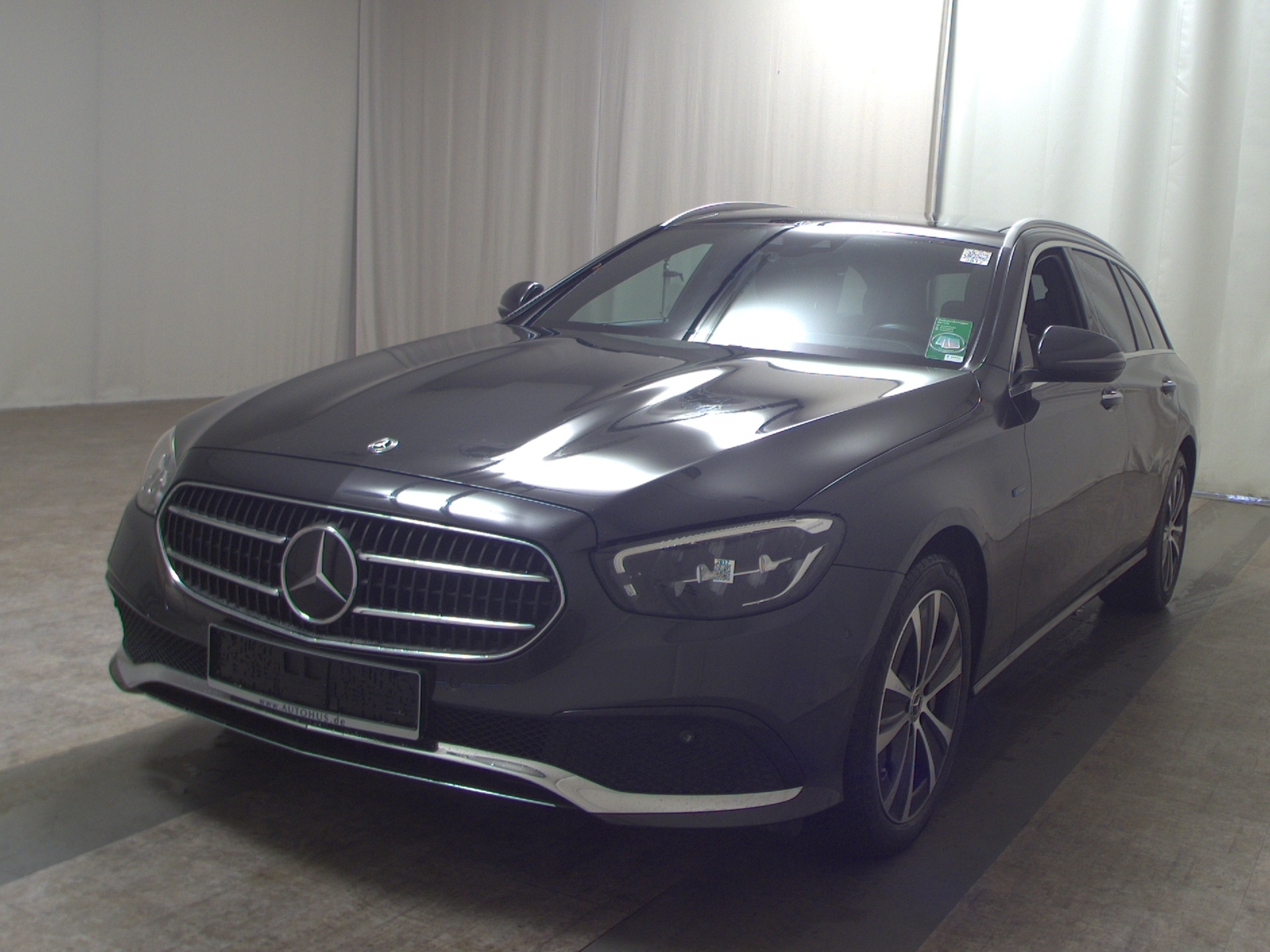 Mercedes-Benz E 300 T de Avantgarde Navi LED Widescrn Pano HuD 2