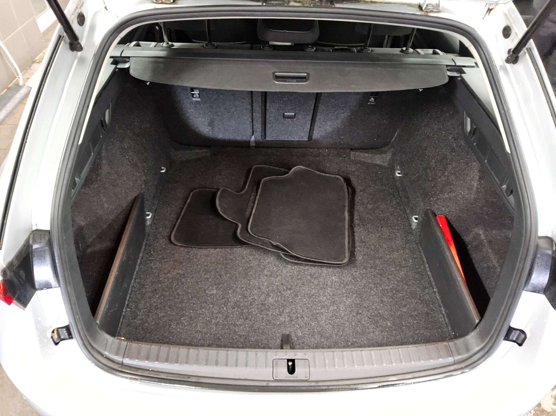 Skoda Octavia Kombi 2.0 TDI Ambition Navi LED vc ACC 12