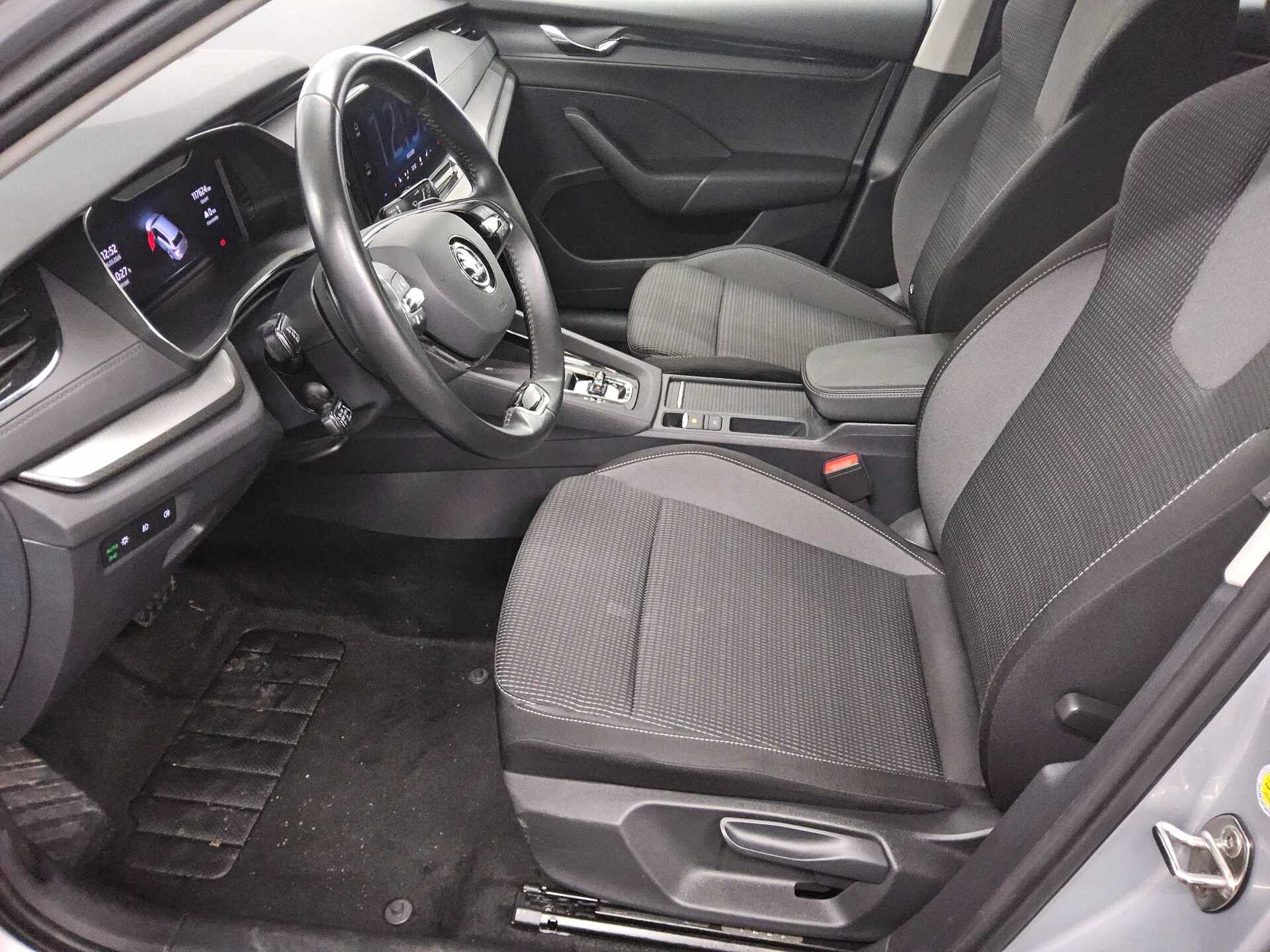 Skoda Octavia Kombi 2.0 TDI Ambition Navi LED vc ACC 9