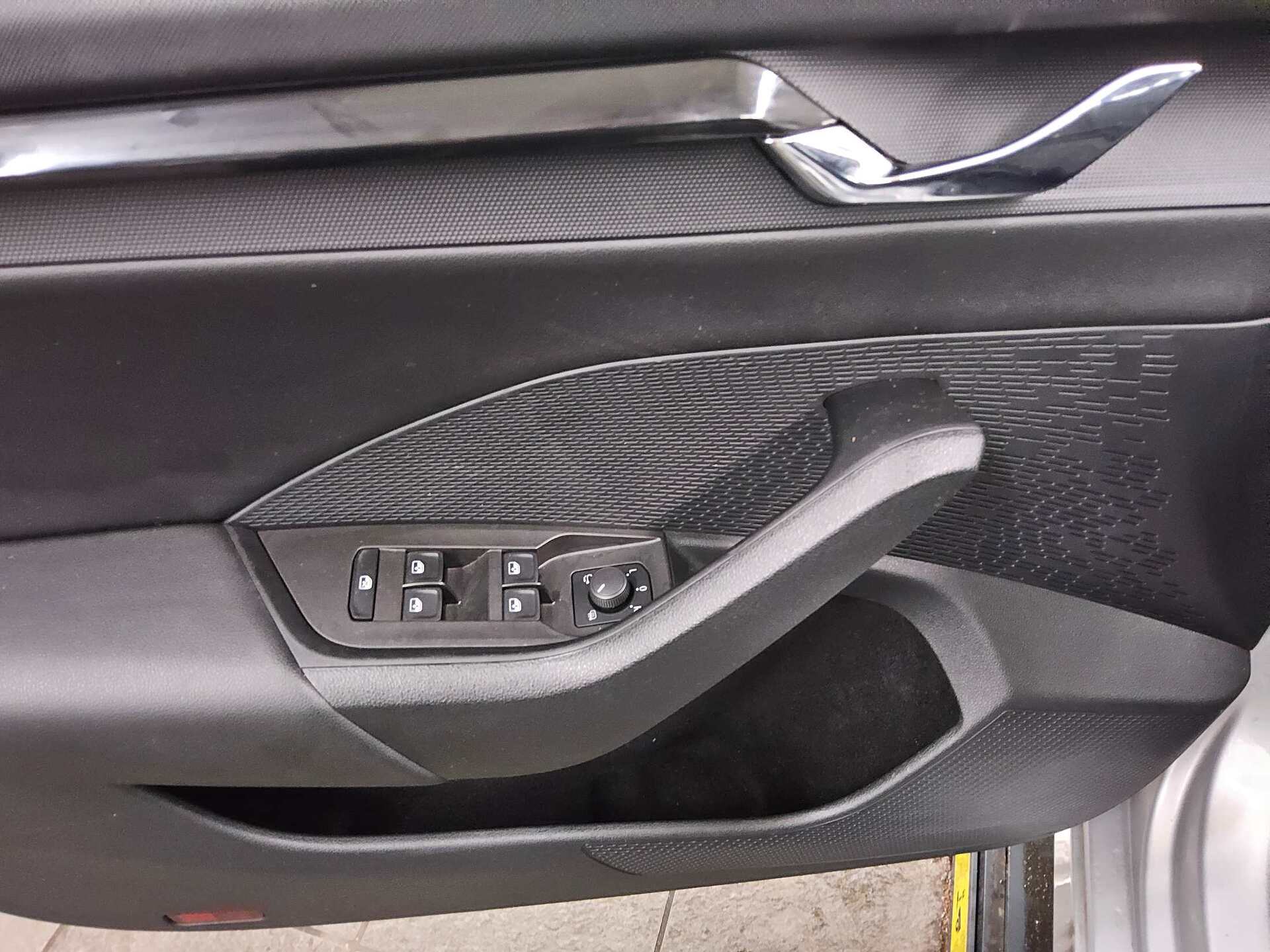 Skoda Octavia Kombi 2.0 TDI Ambition Navi LED vc ACC 10