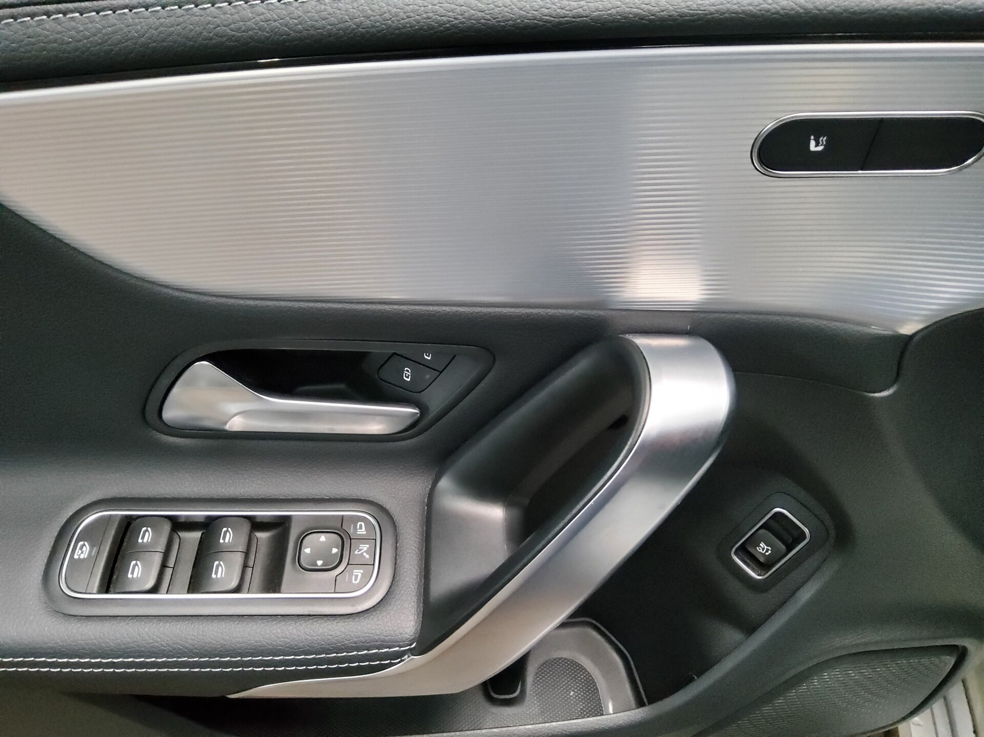 Mercedes-Benz CLA 220 SB d Progressive T-Leder Navi LED AHK 10