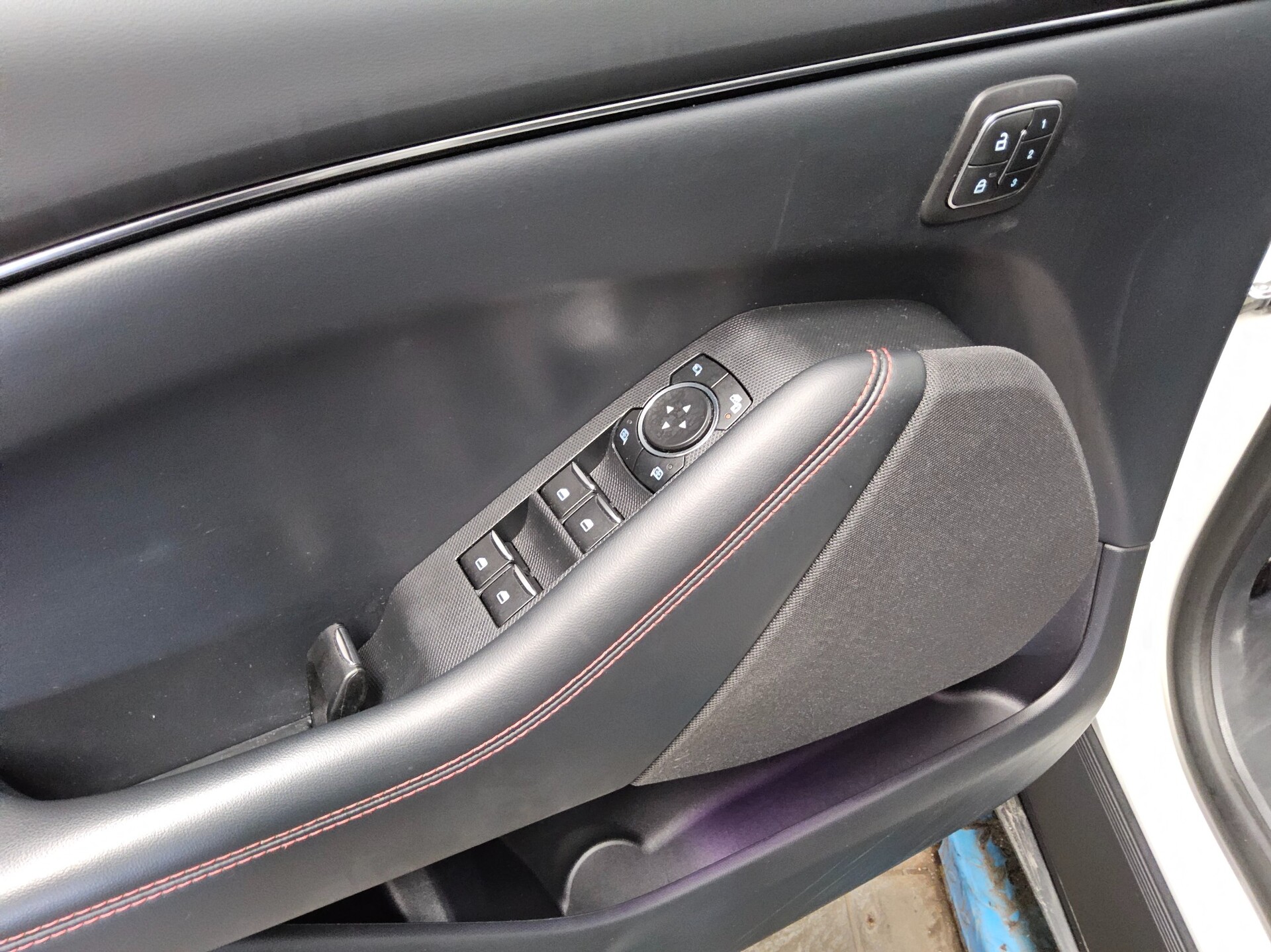 Ford Mustang Mach-E AWD Leder Navi LED+ RfK Memory 10