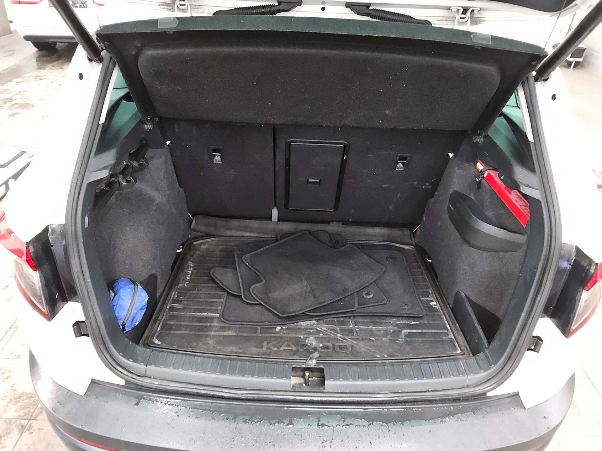 Skoda Karoq 2.0 TDI Clever Navi LED 4xShz RfK ACC PDC 11