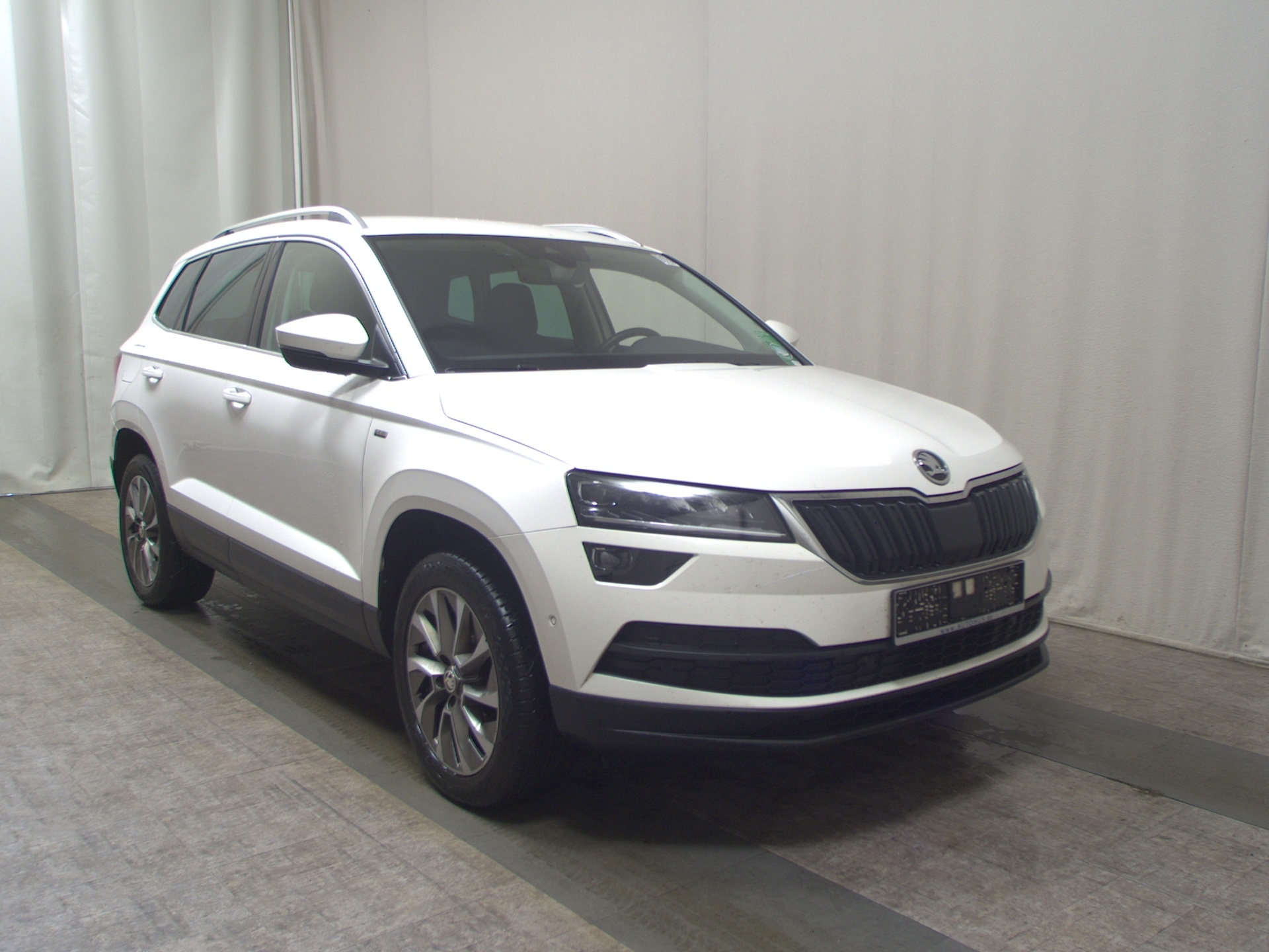 Skoda Karoq 2.0 TDI Clever Navi LED 4xShz RfK ACC PDC 3
